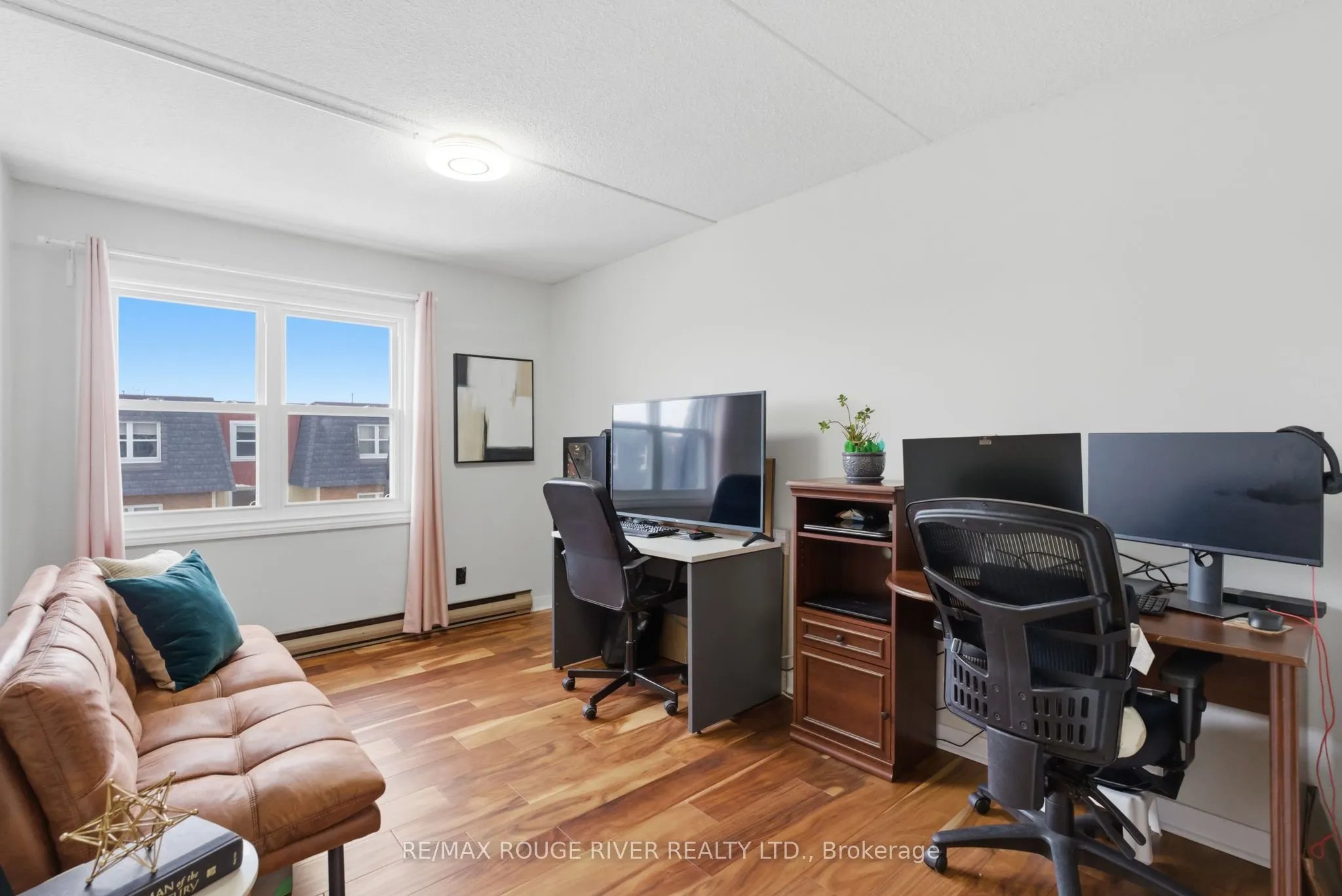 580 Mary Street E #214