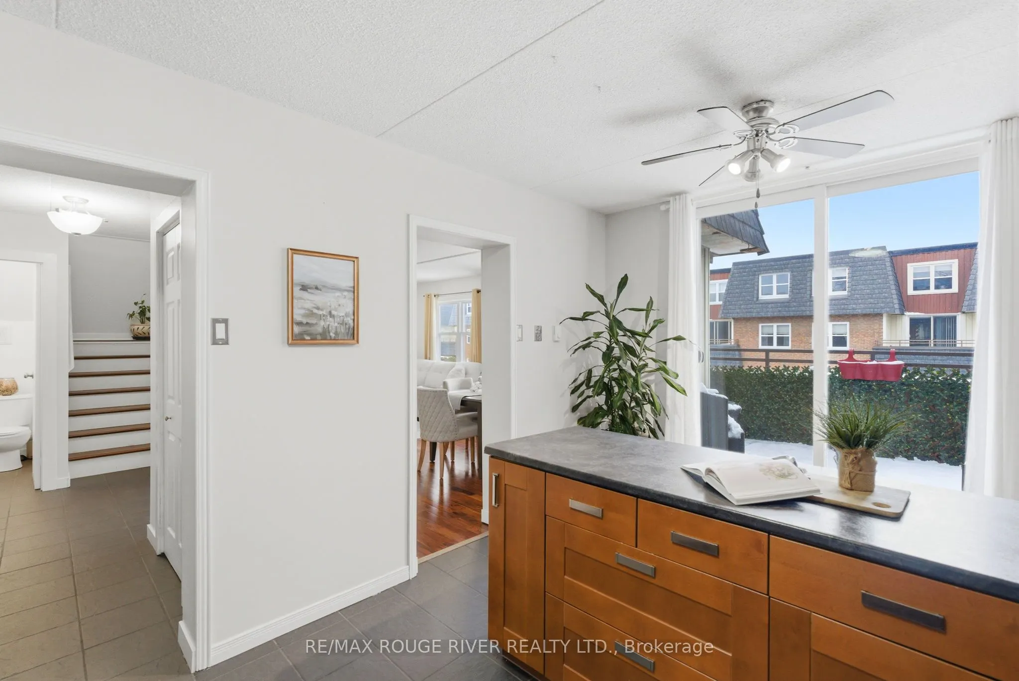 580 Mary Street E #214