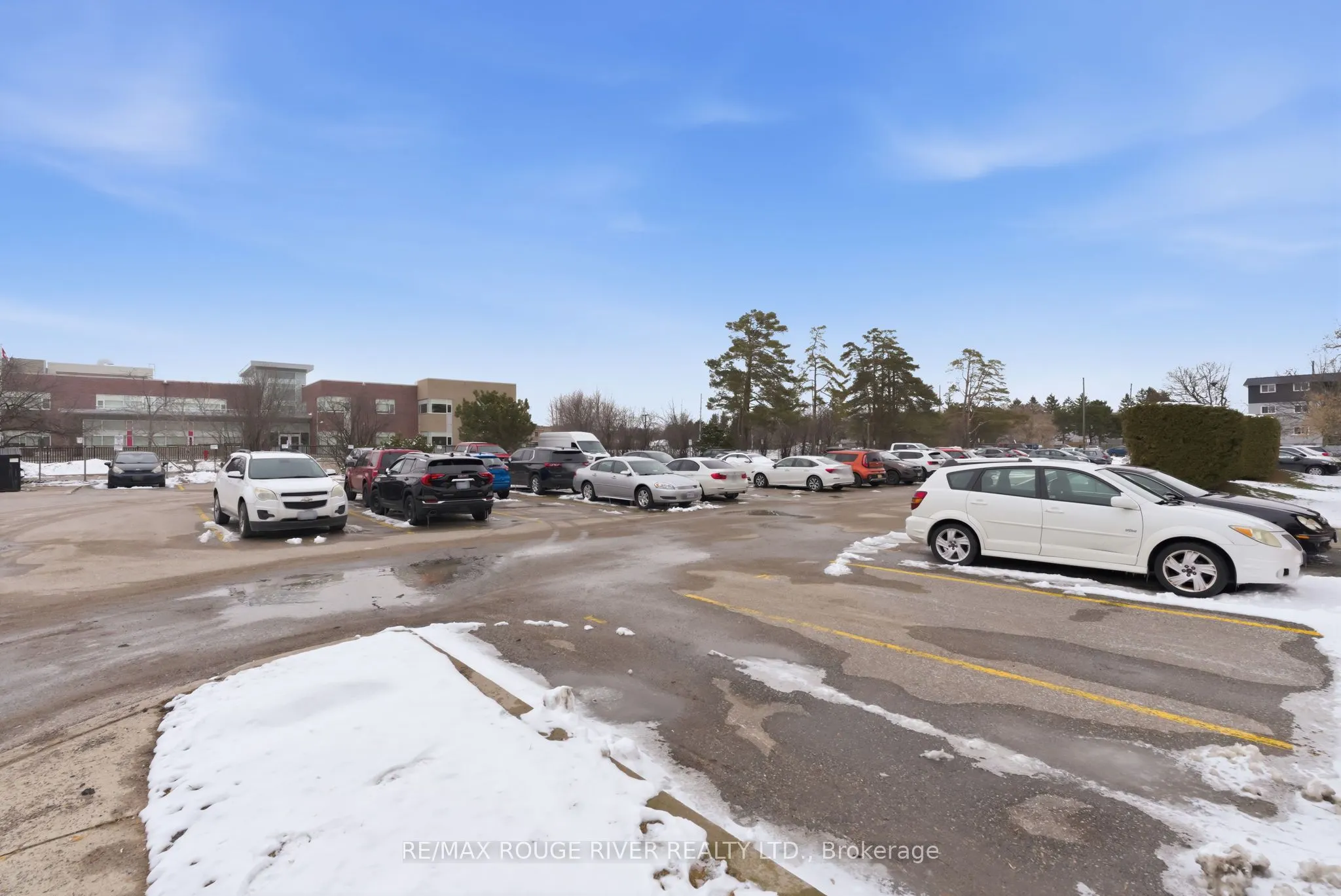 580 Mary Street E #214