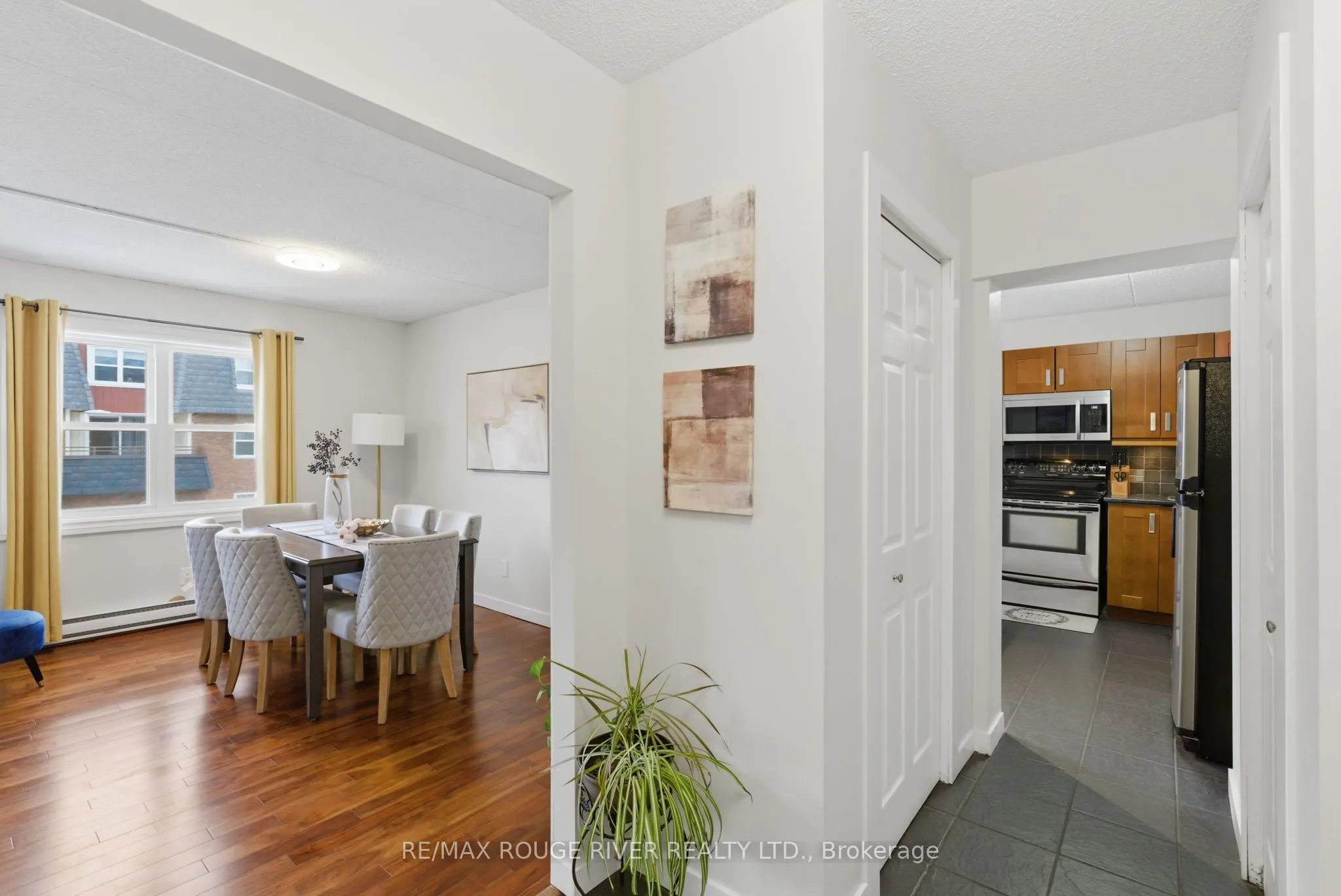 580 Mary Street E #214