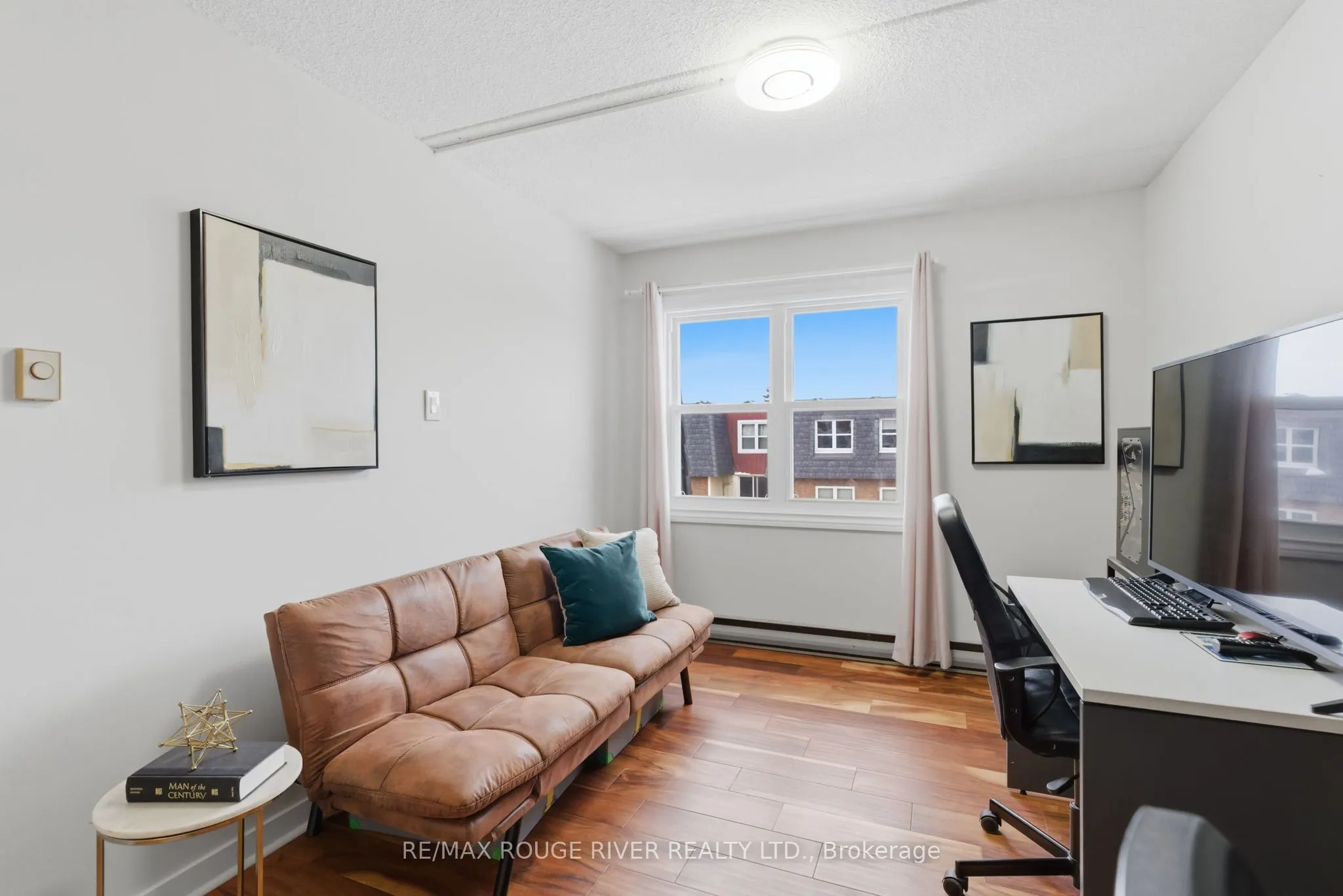 580 Mary Street E #214