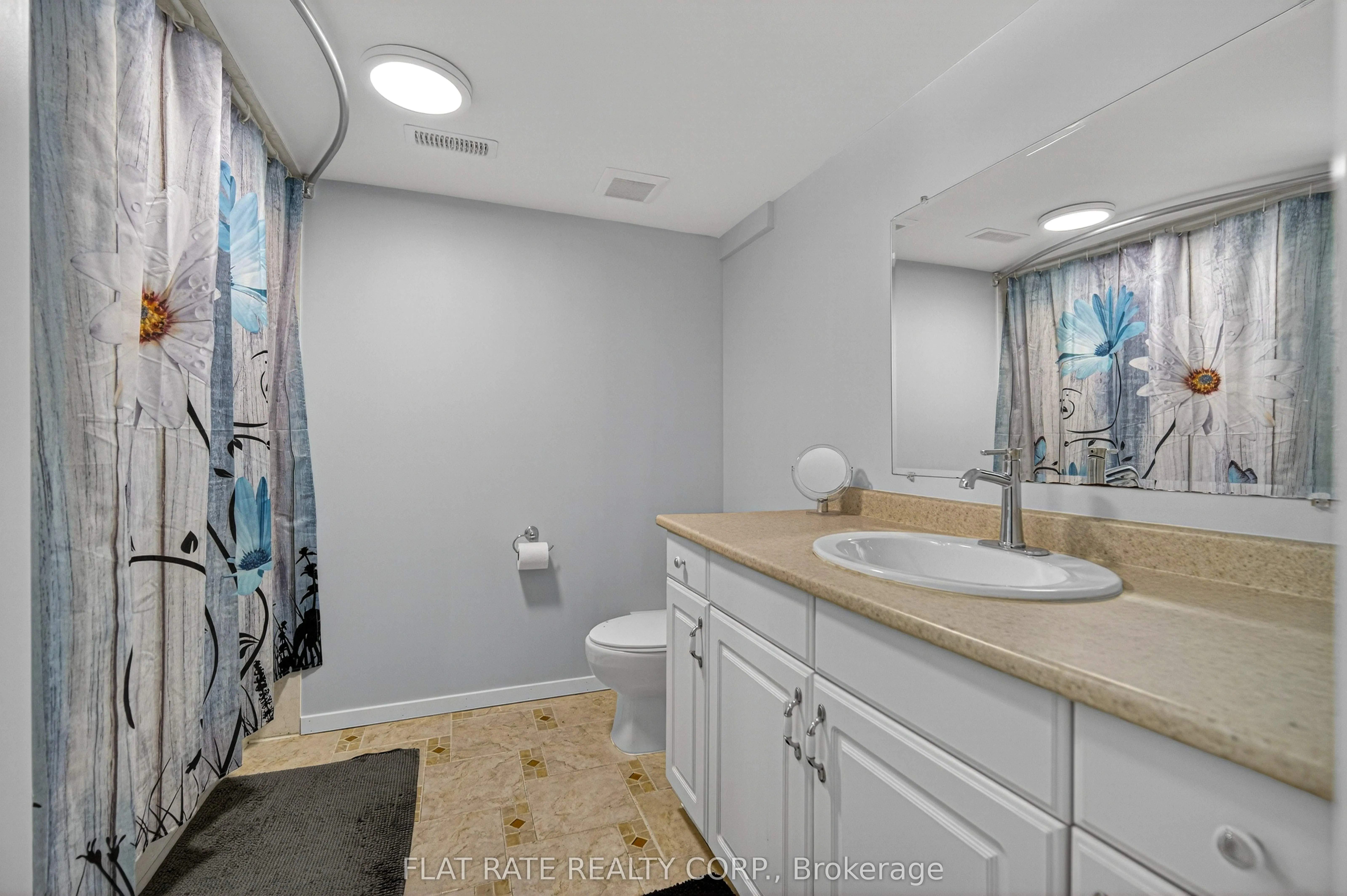 887 Lavis Court