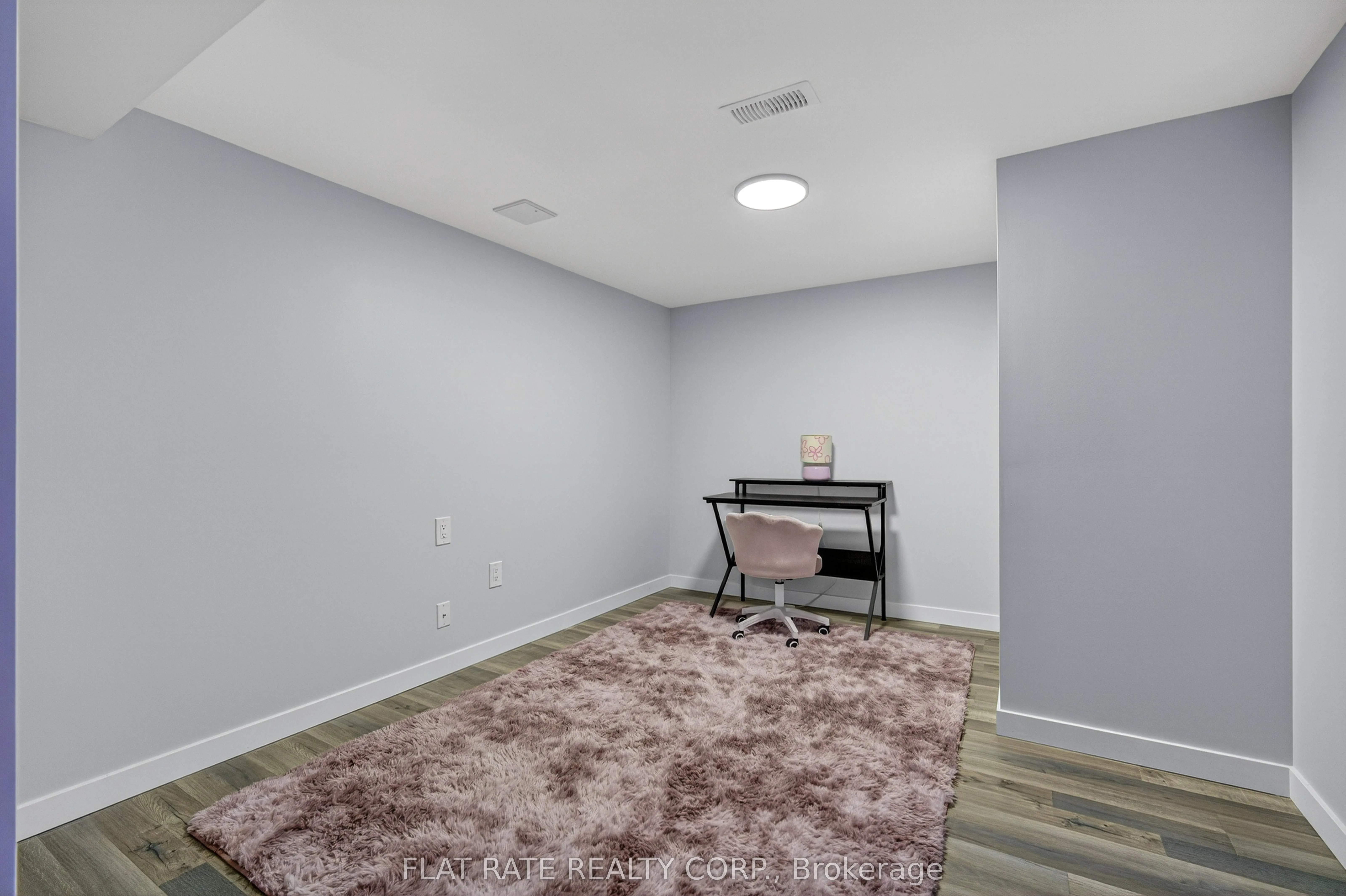 887 Lavis Court