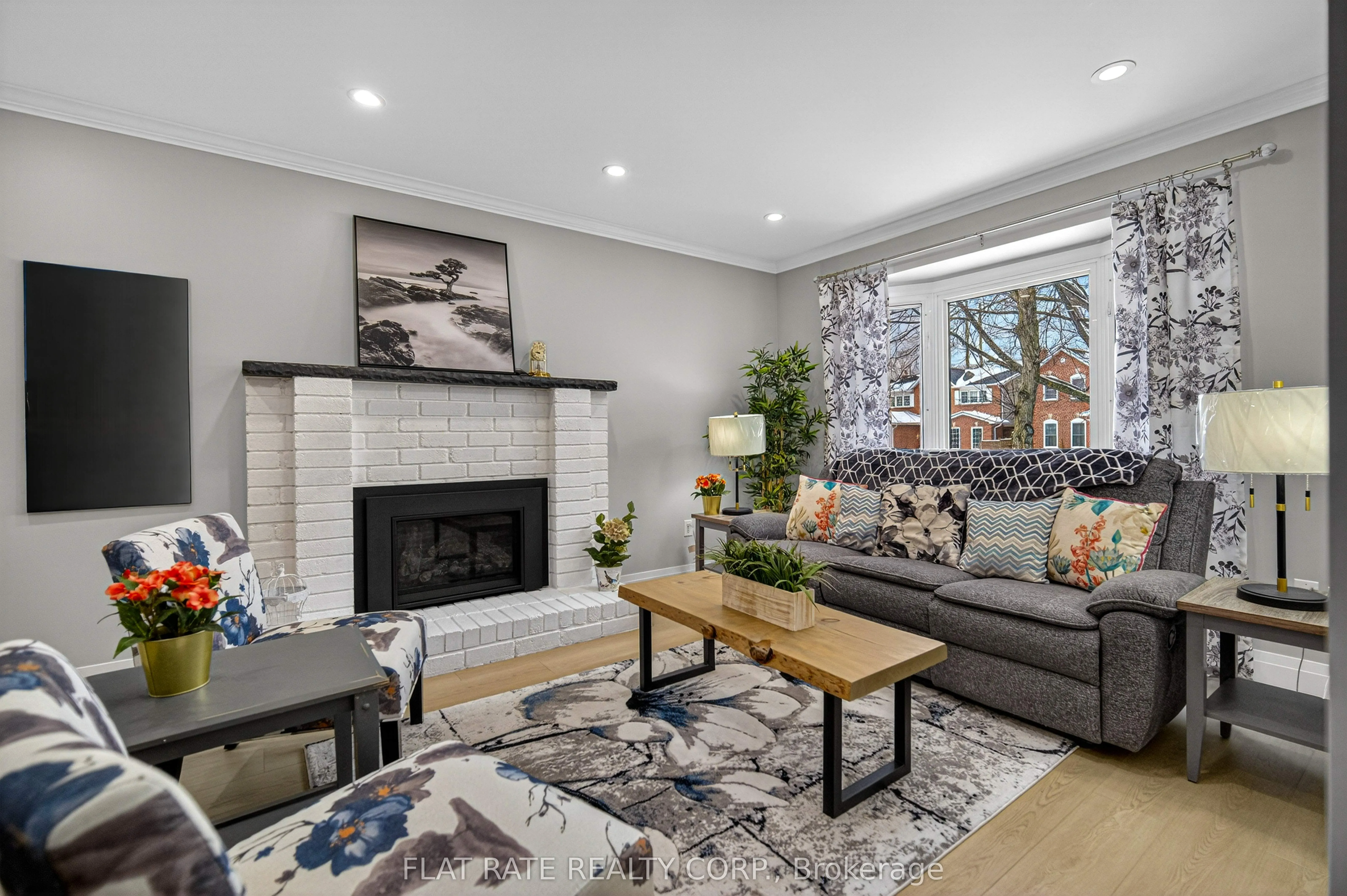 887 Lavis Court