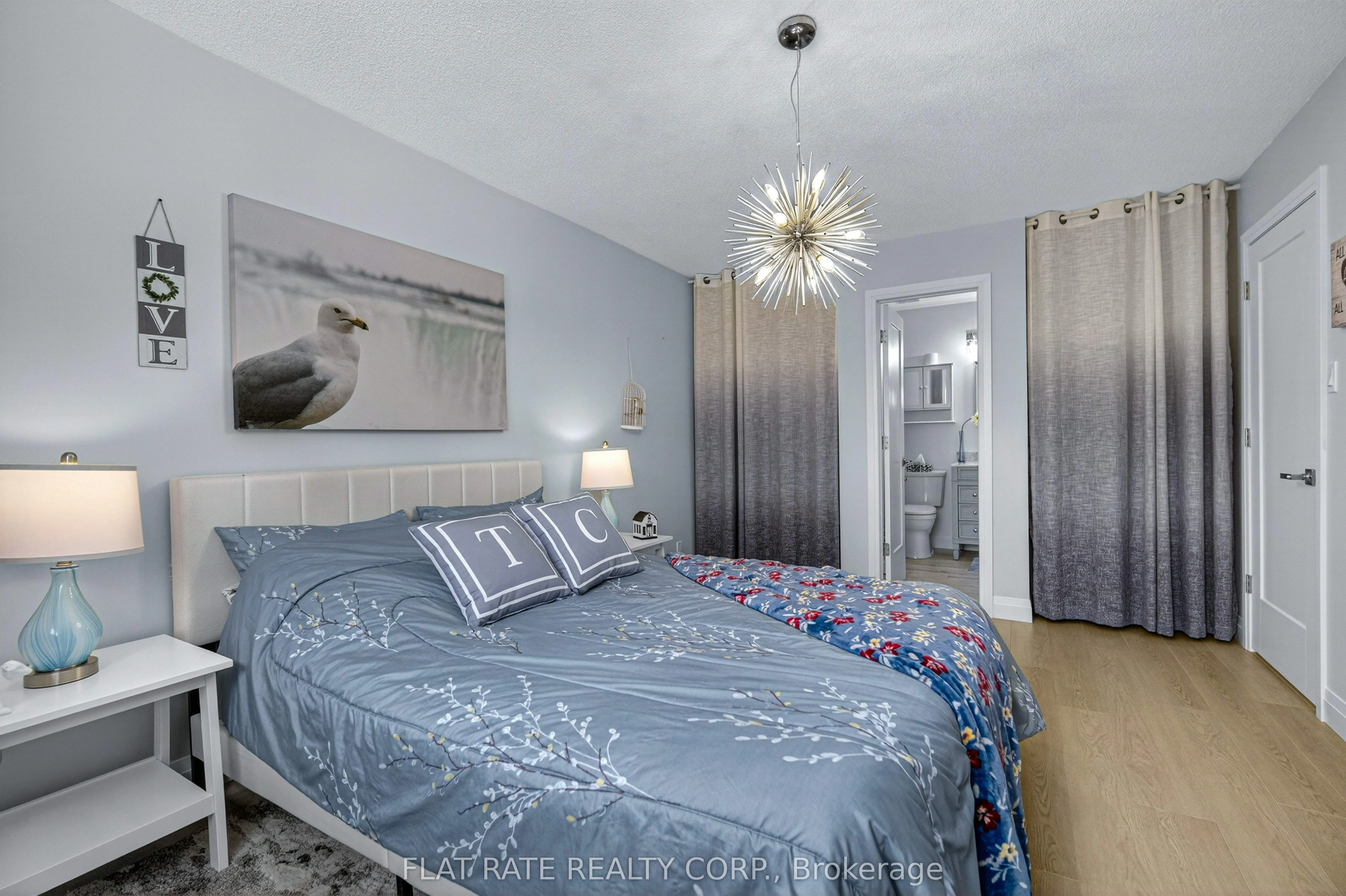 887 Lavis Court