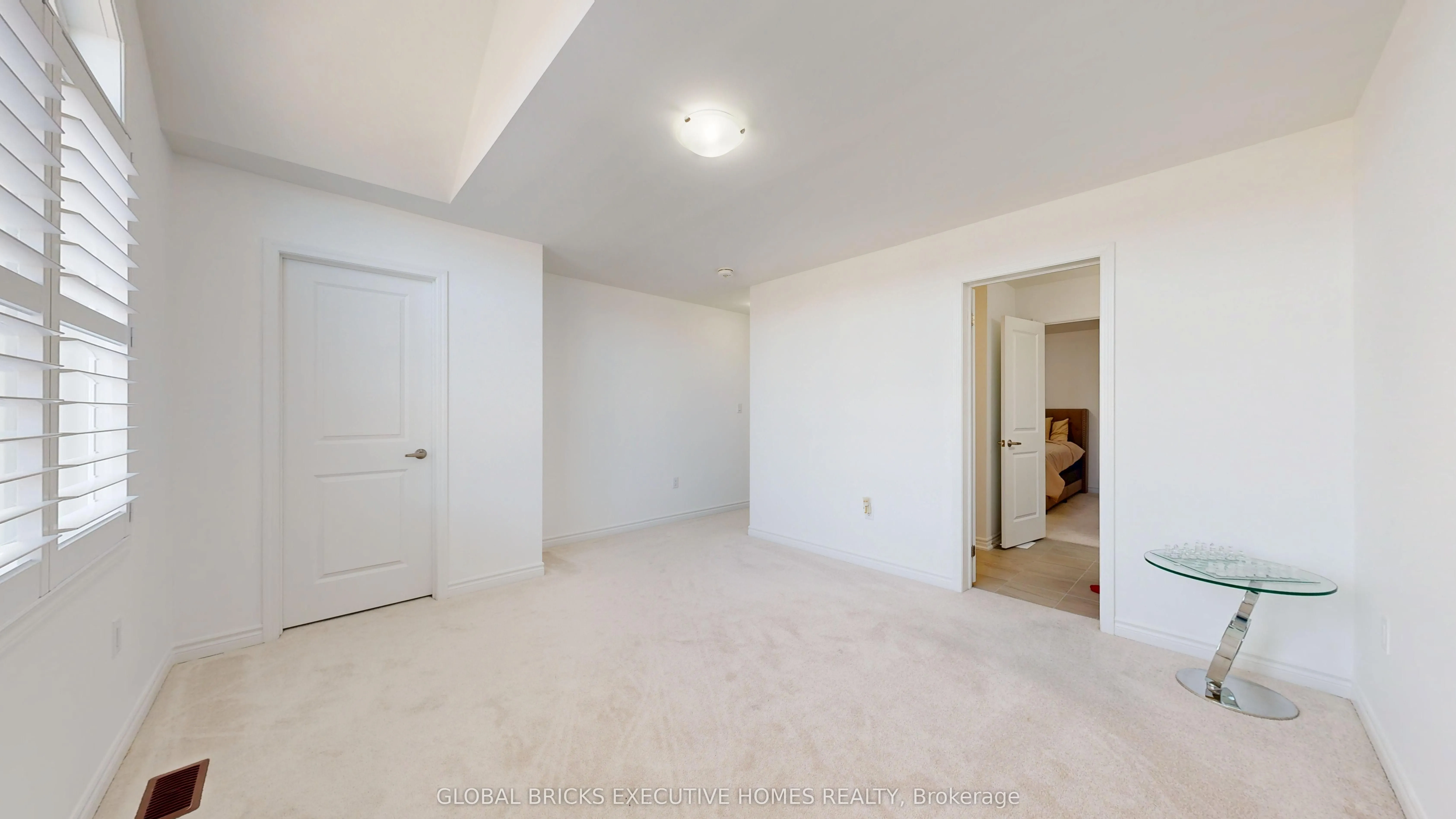 2885 Foxden Square