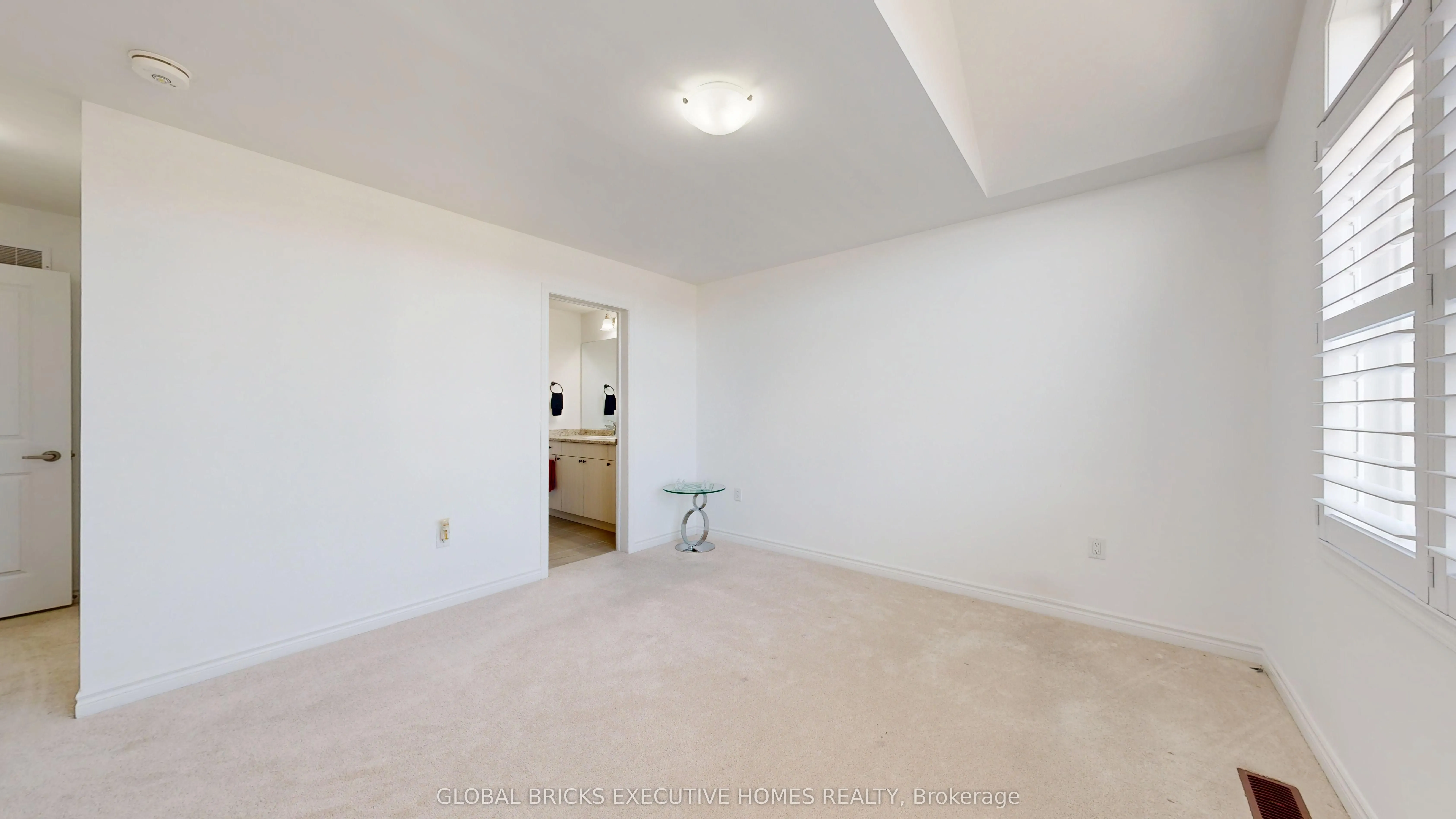2885 Foxden Square