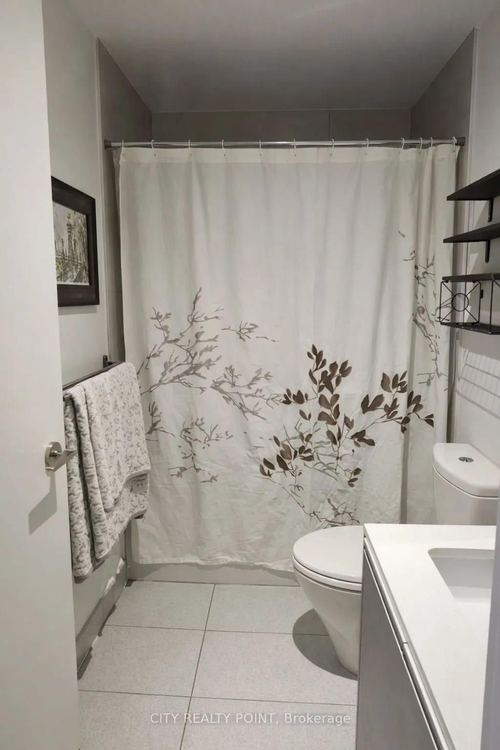 1190 Dundas Street E #505