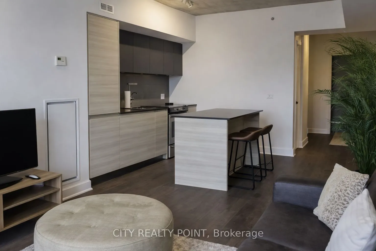 1190 Dundas Street E #505