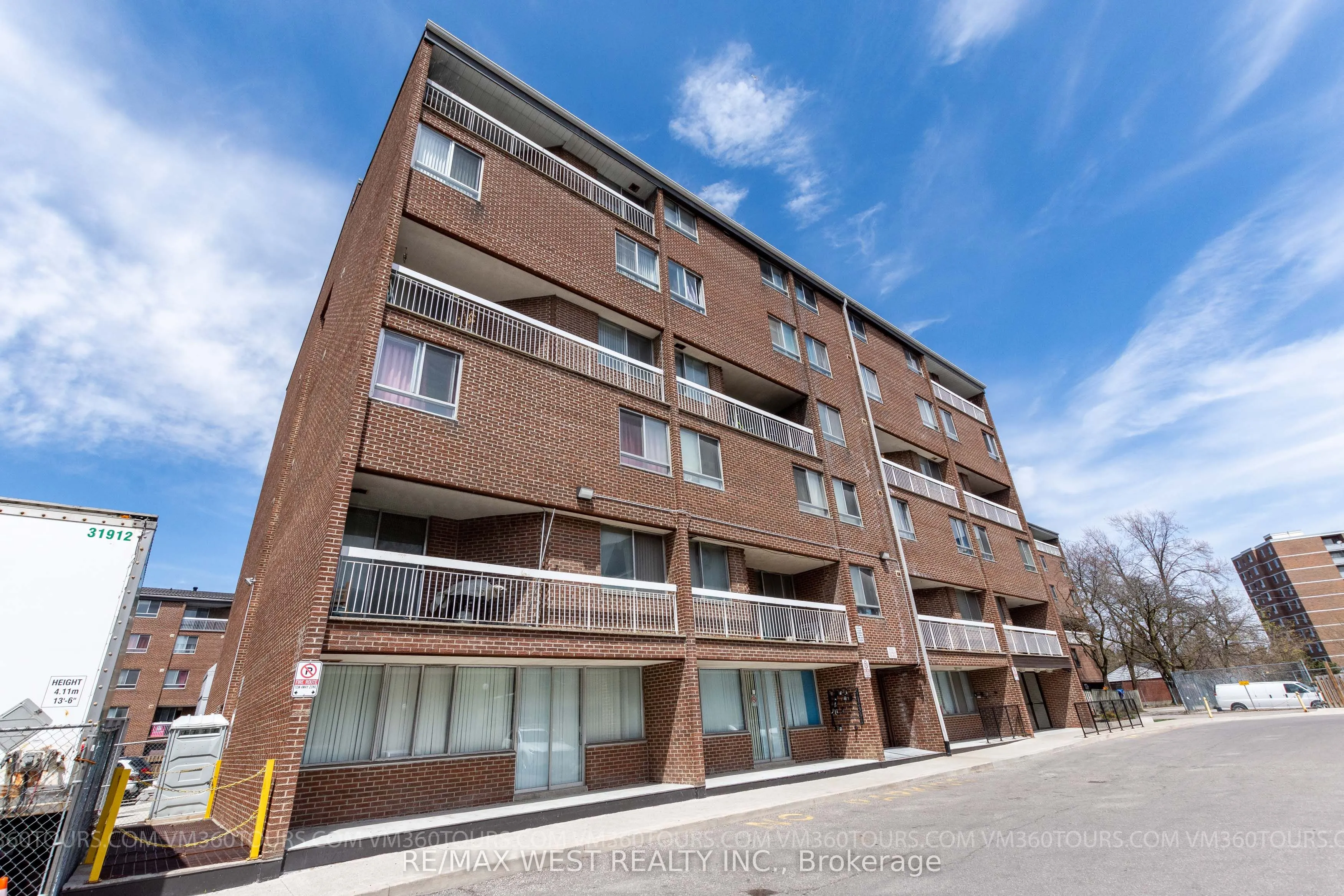 4062 Lawrence Avenue E #612