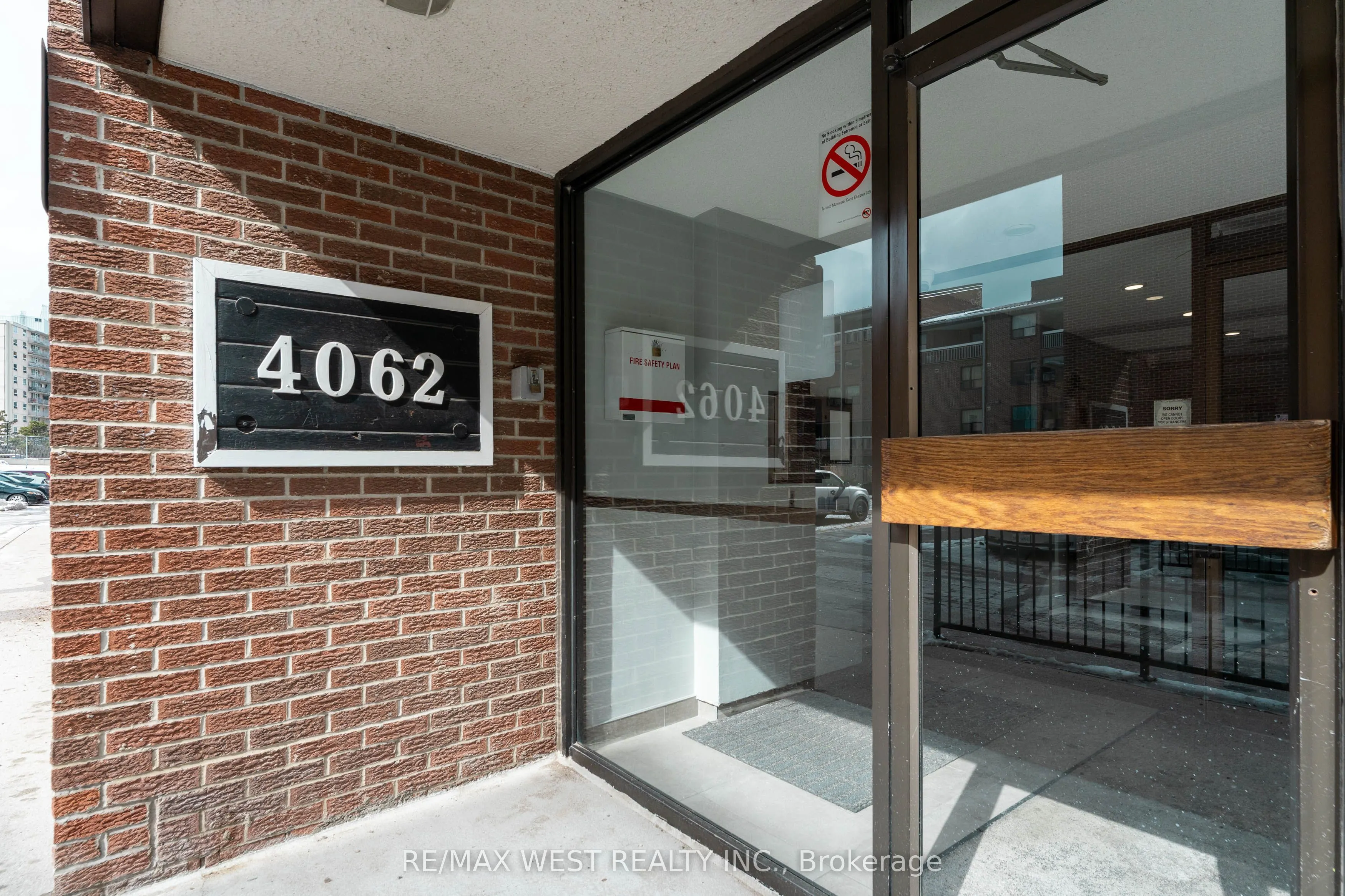 4062 Lawrence Avenue E #612