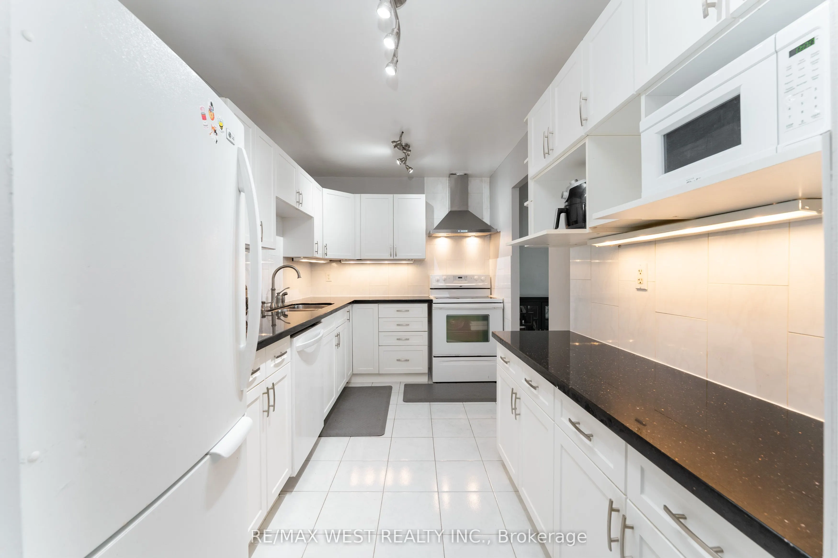 4062 Lawrence Avenue E #612