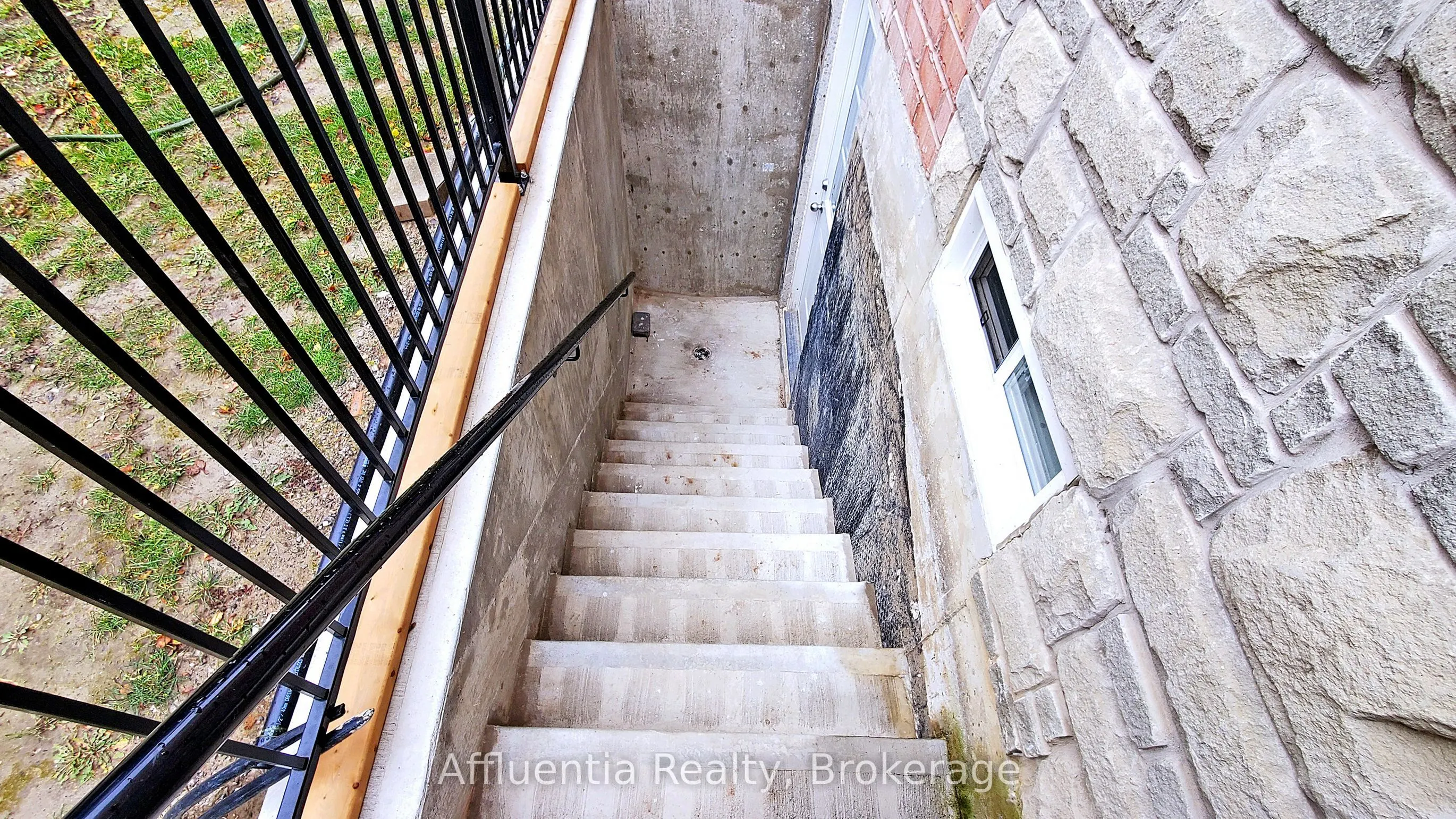 30 Williamson Drive W #Bsmt