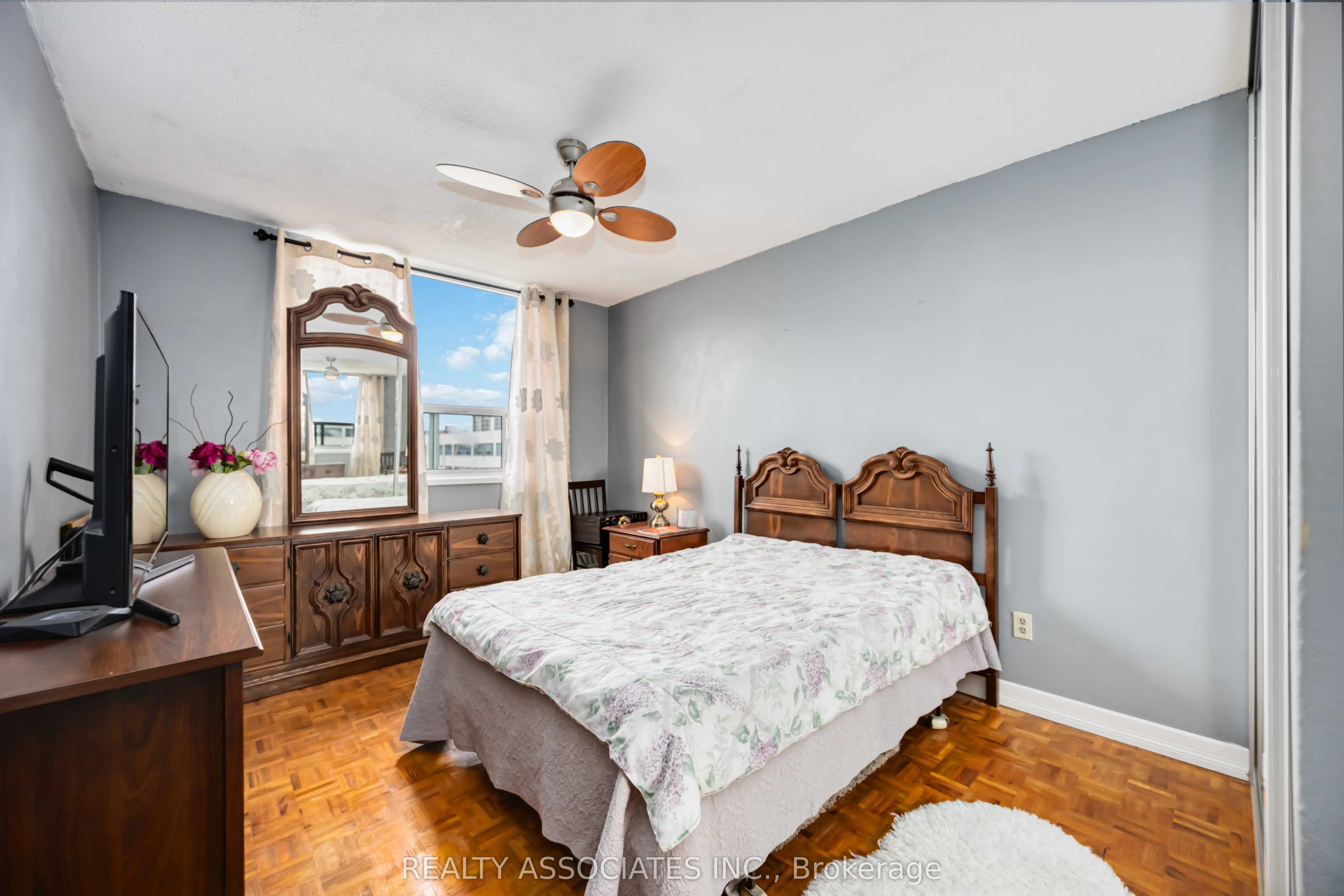 180 Markham Road #811