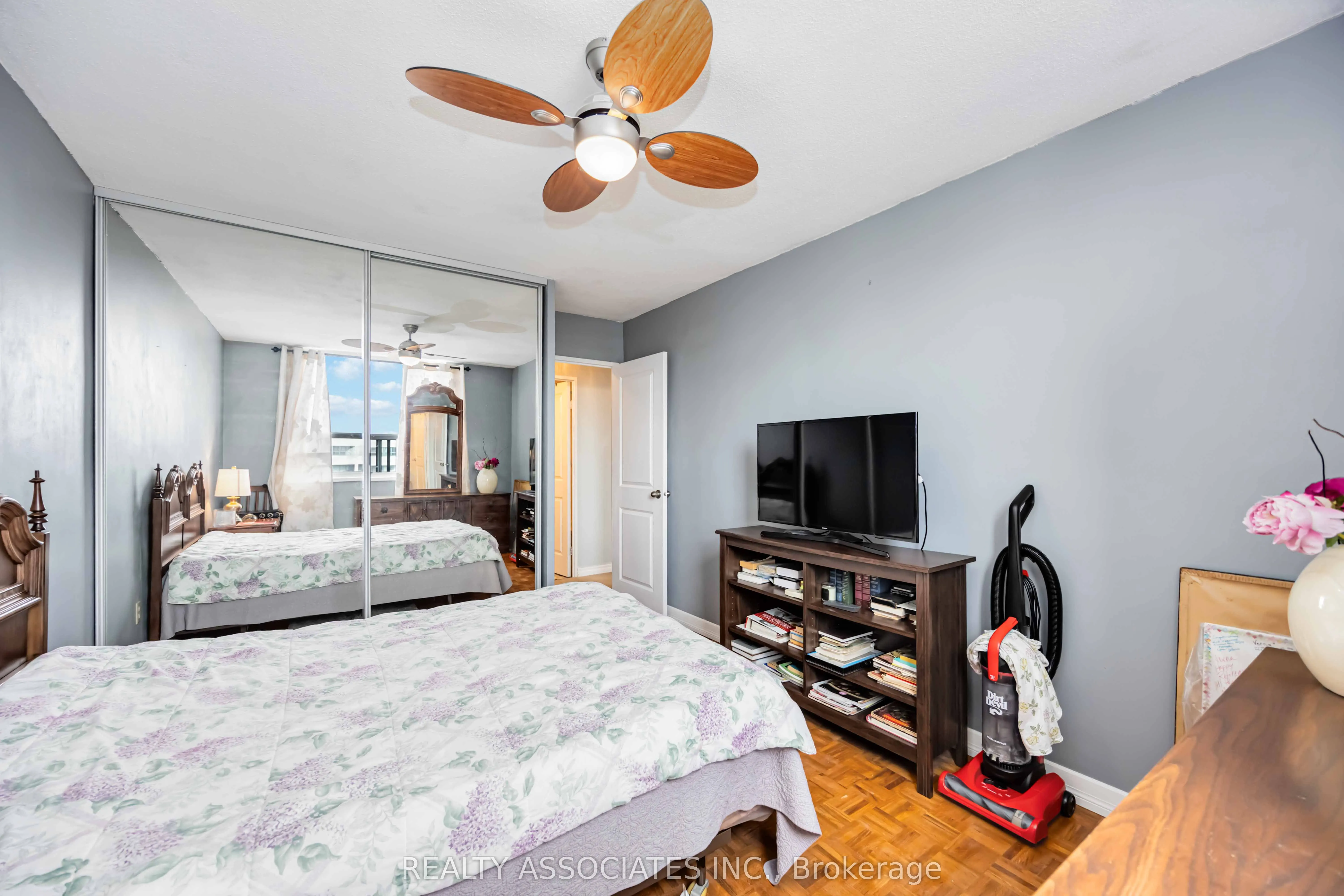 180 Markham Road #811