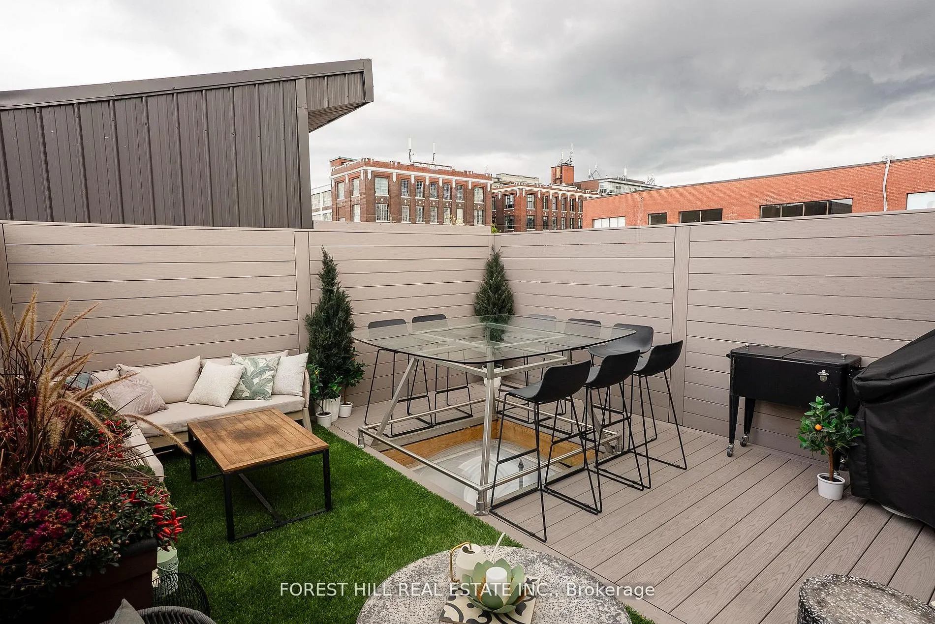 326 Carlaw Avenue #123