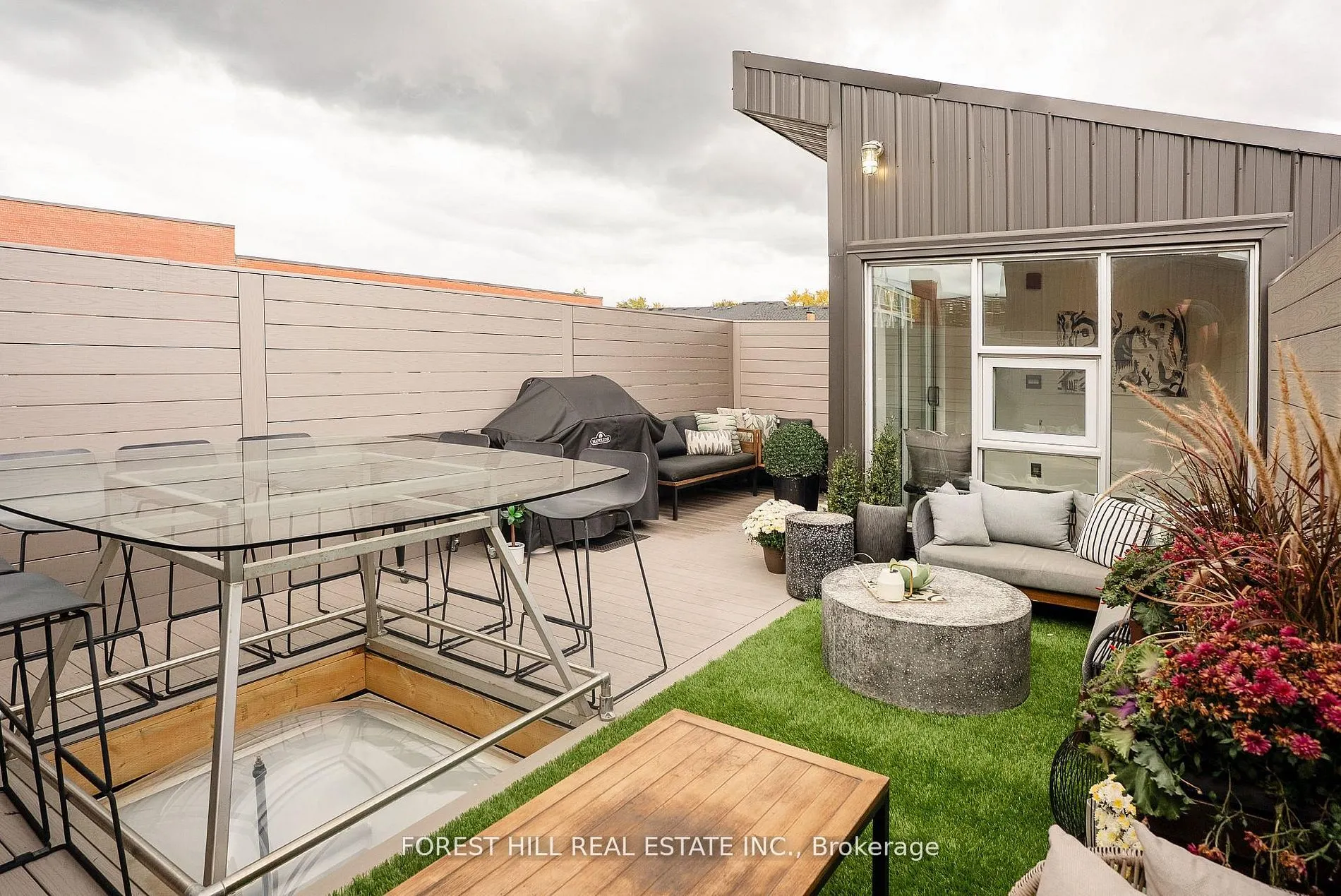 326 Carlaw Avenue #123