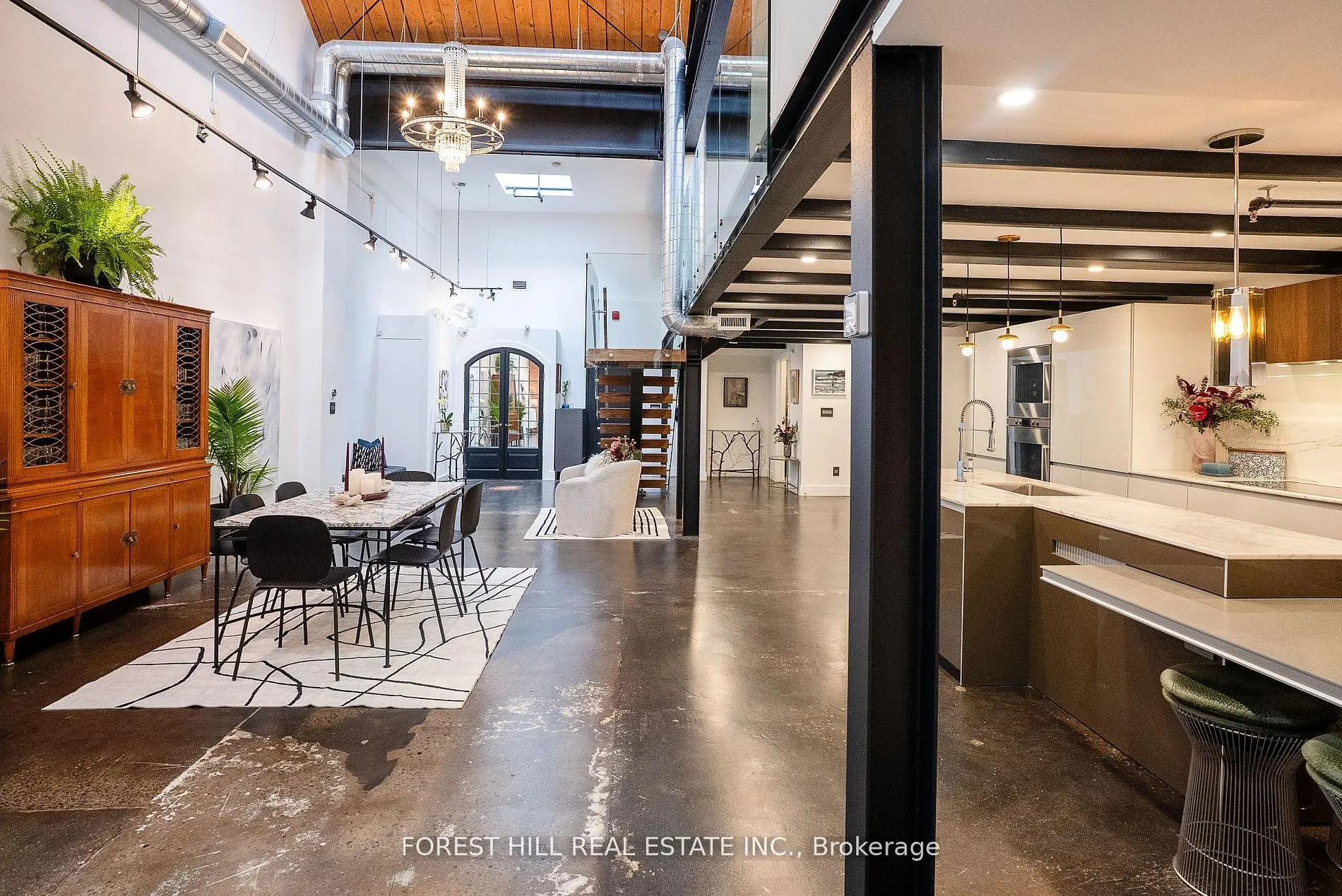 326 Carlaw Avenue #123