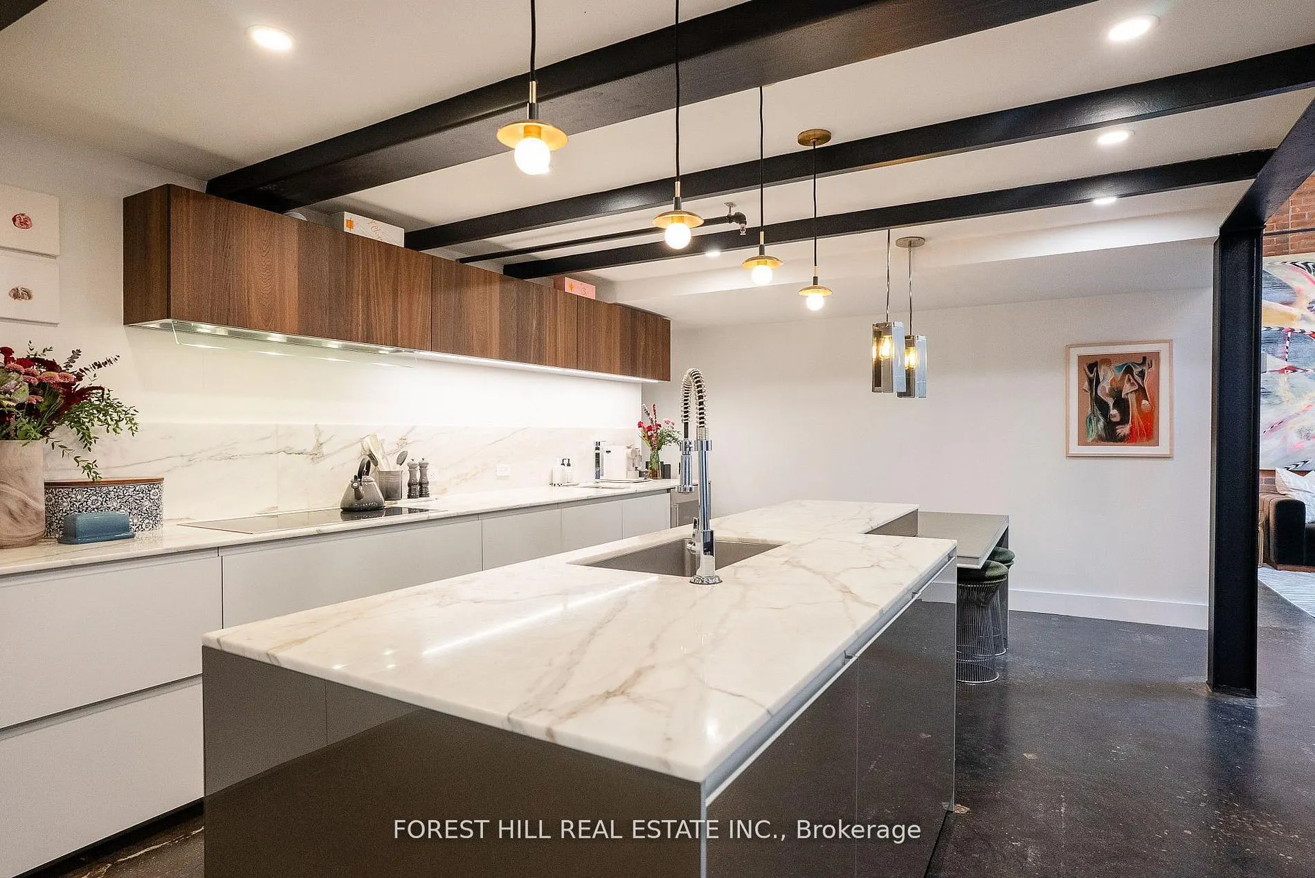 326 Carlaw Avenue #123