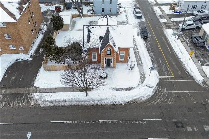 168 Centre Street S