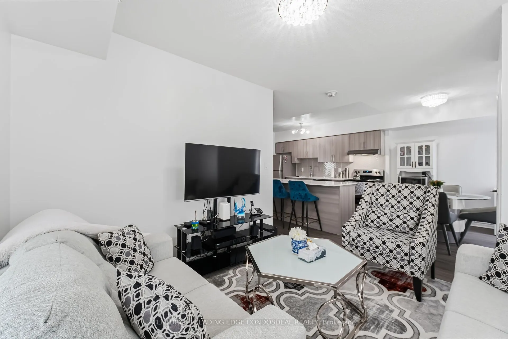 1 Falaise Road #424