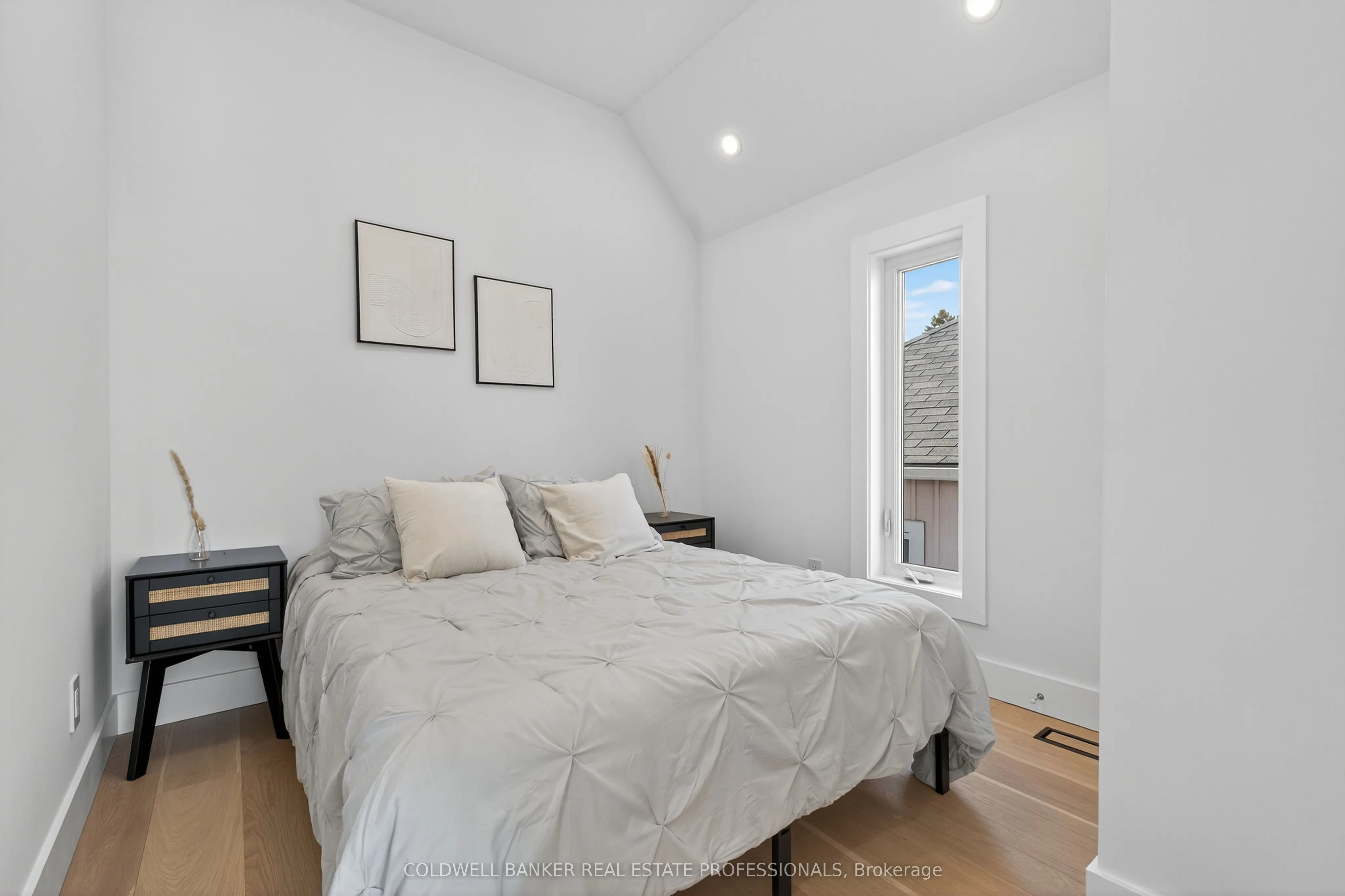 223 Queensdale Avenue