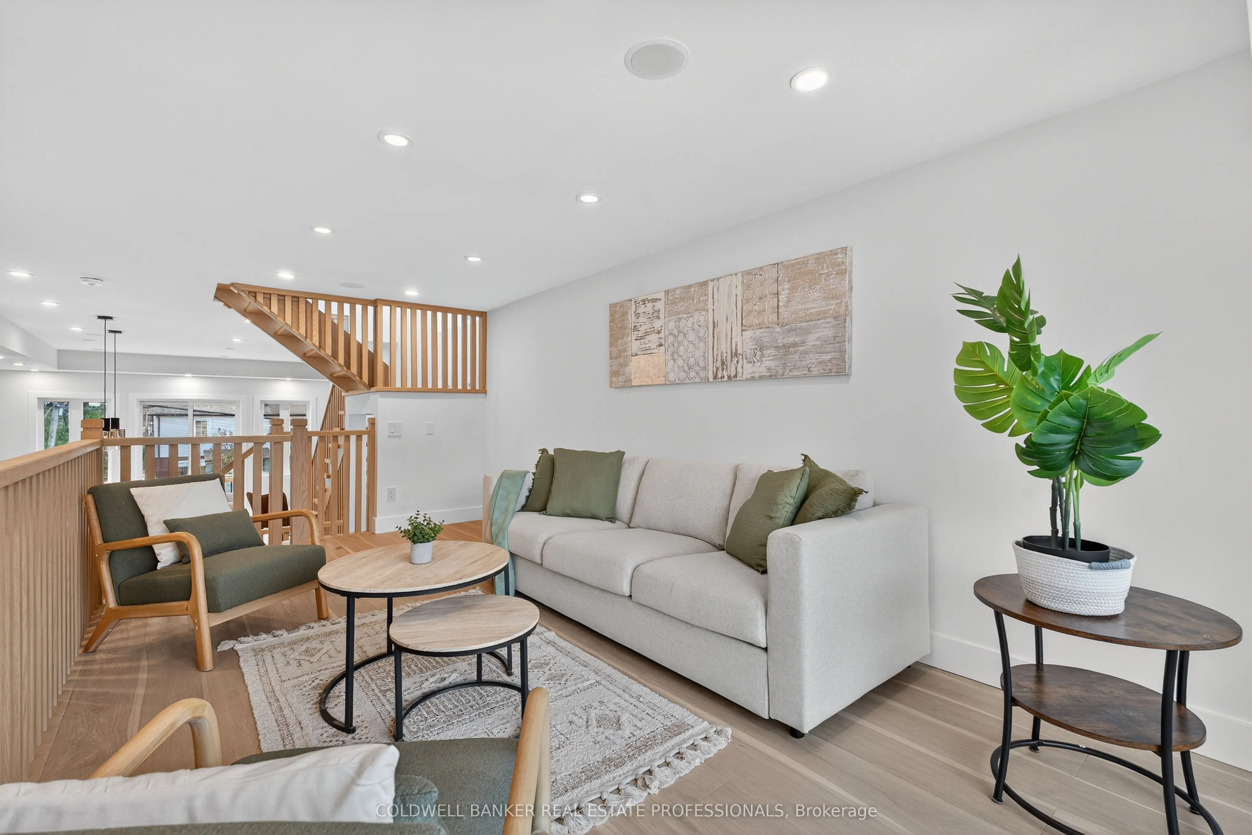 223 Queensdale Avenue