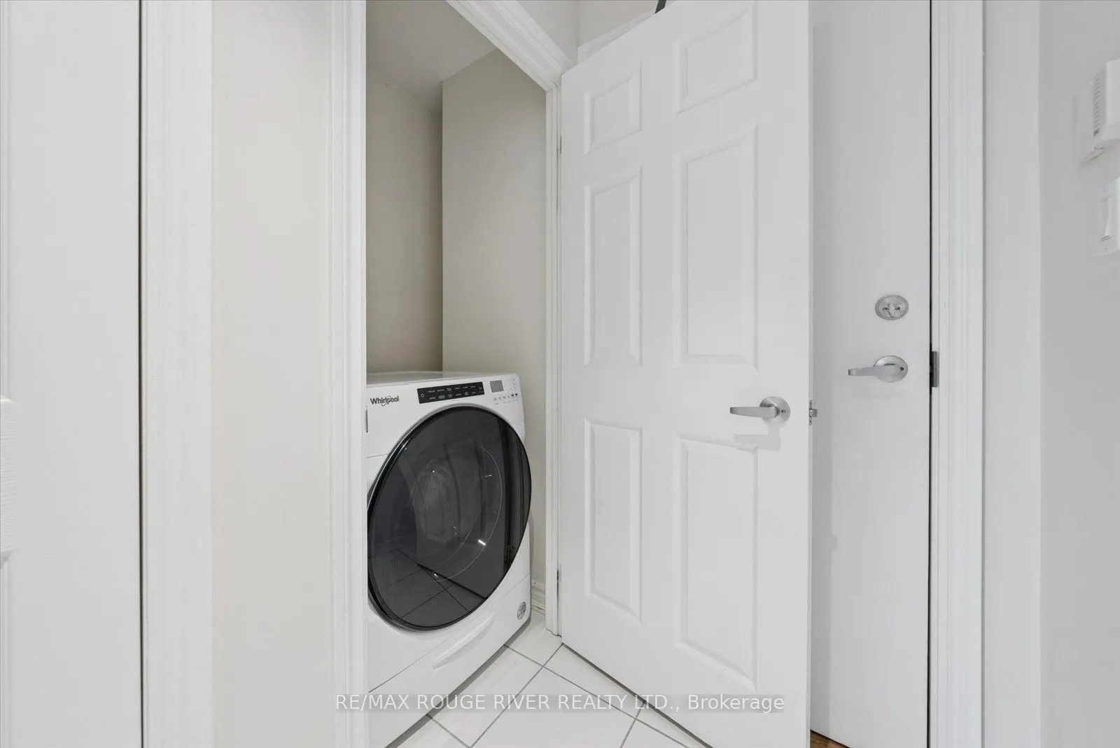 395 Lakebreeze Drive #306