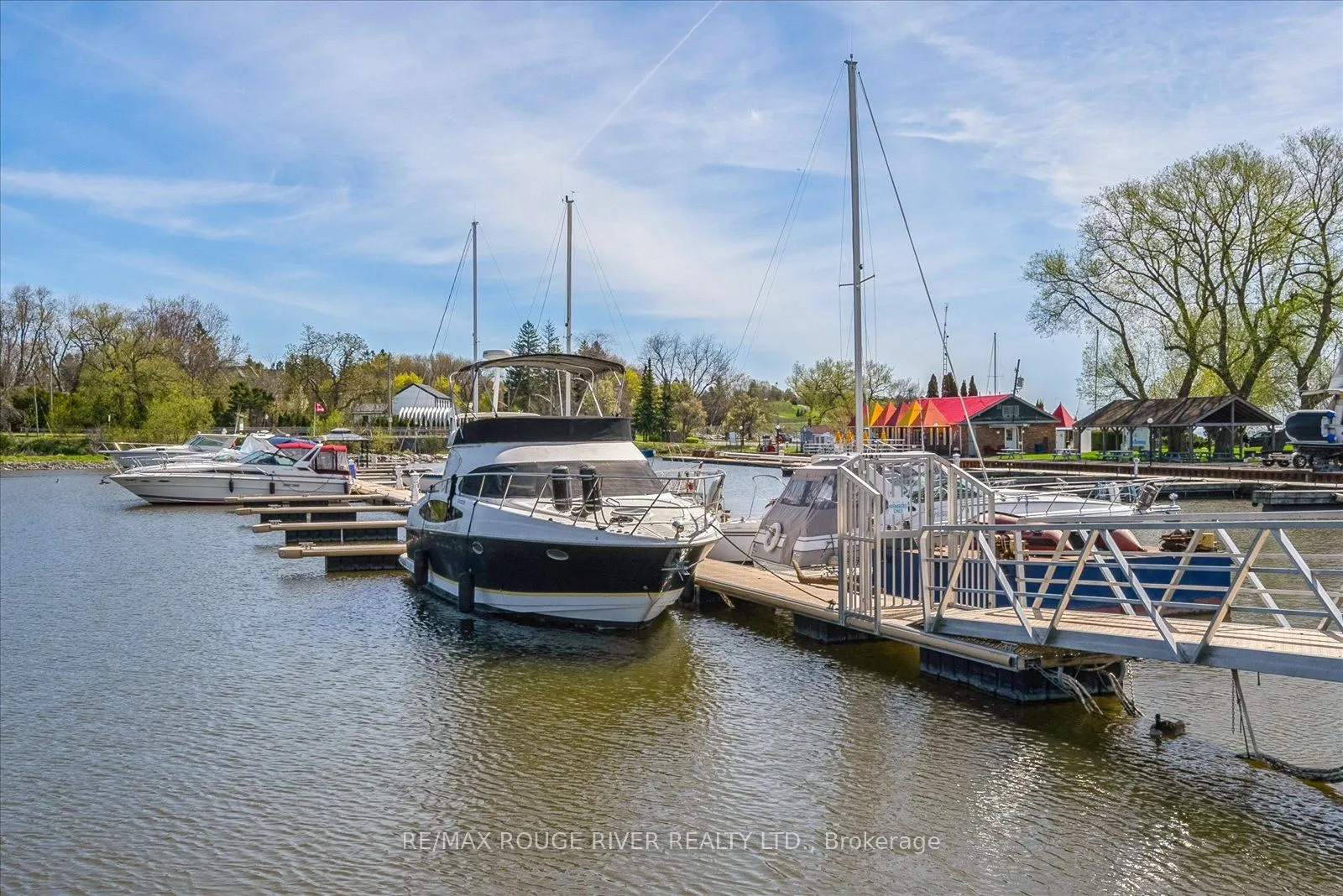 395 Lakebreeze Drive #306