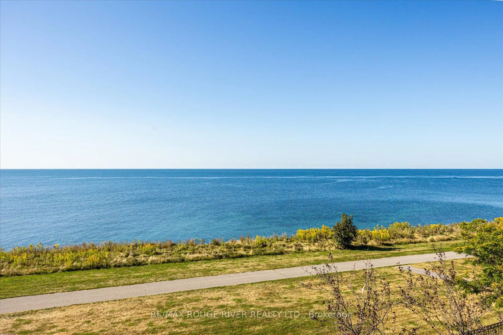 395 Lakebreeze Drive #306