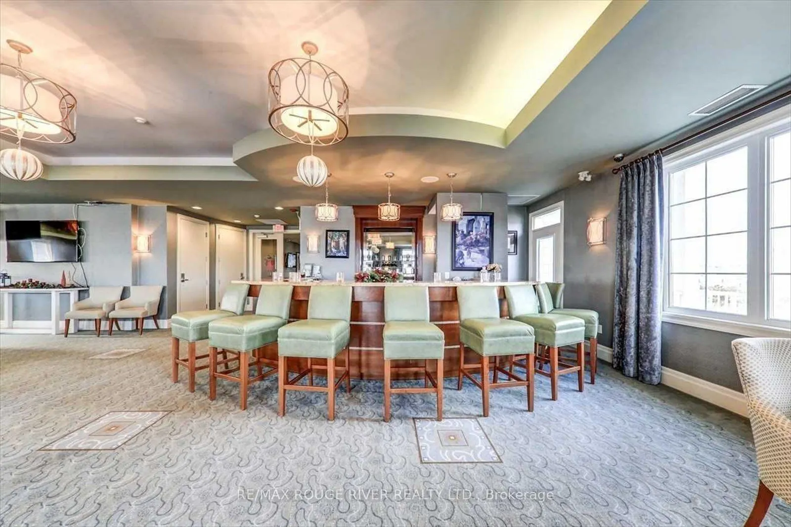 395 Lakebreeze Drive #306