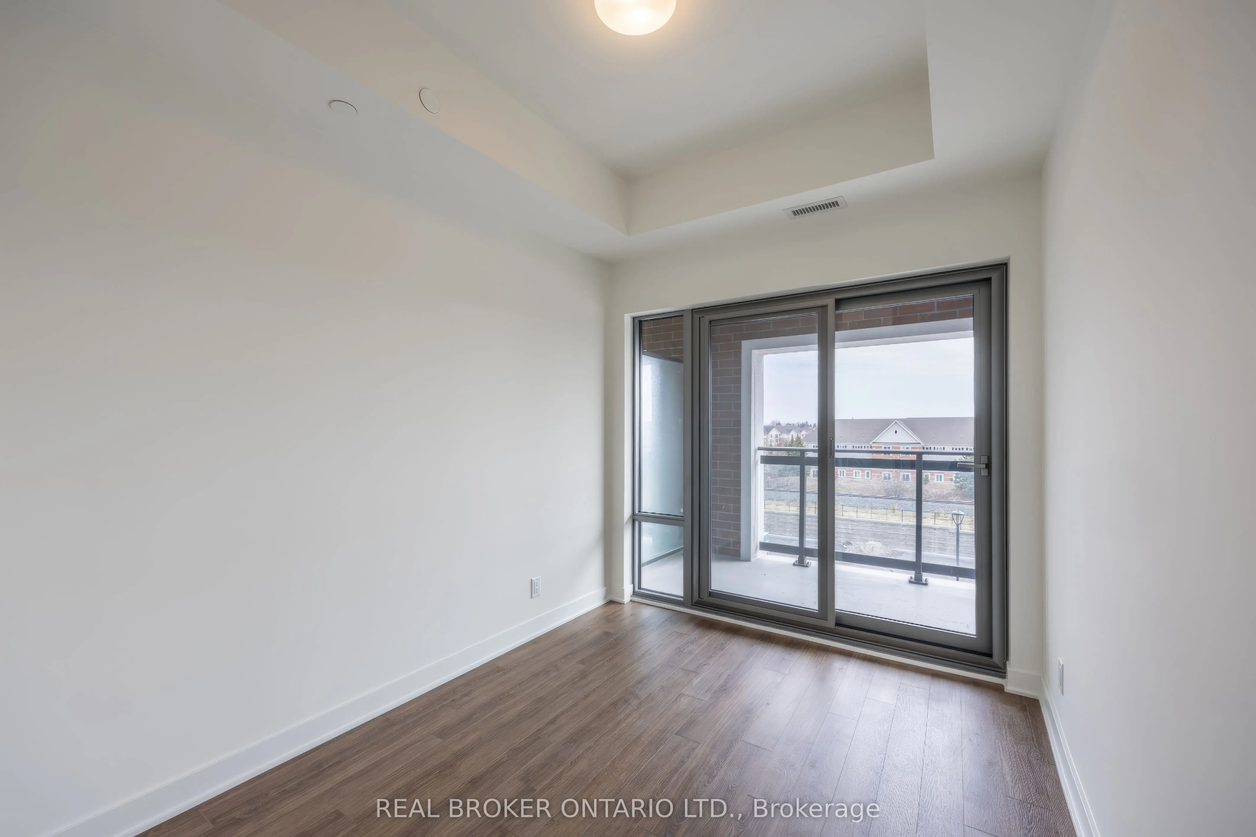 51 Clarington Boulevard #402
