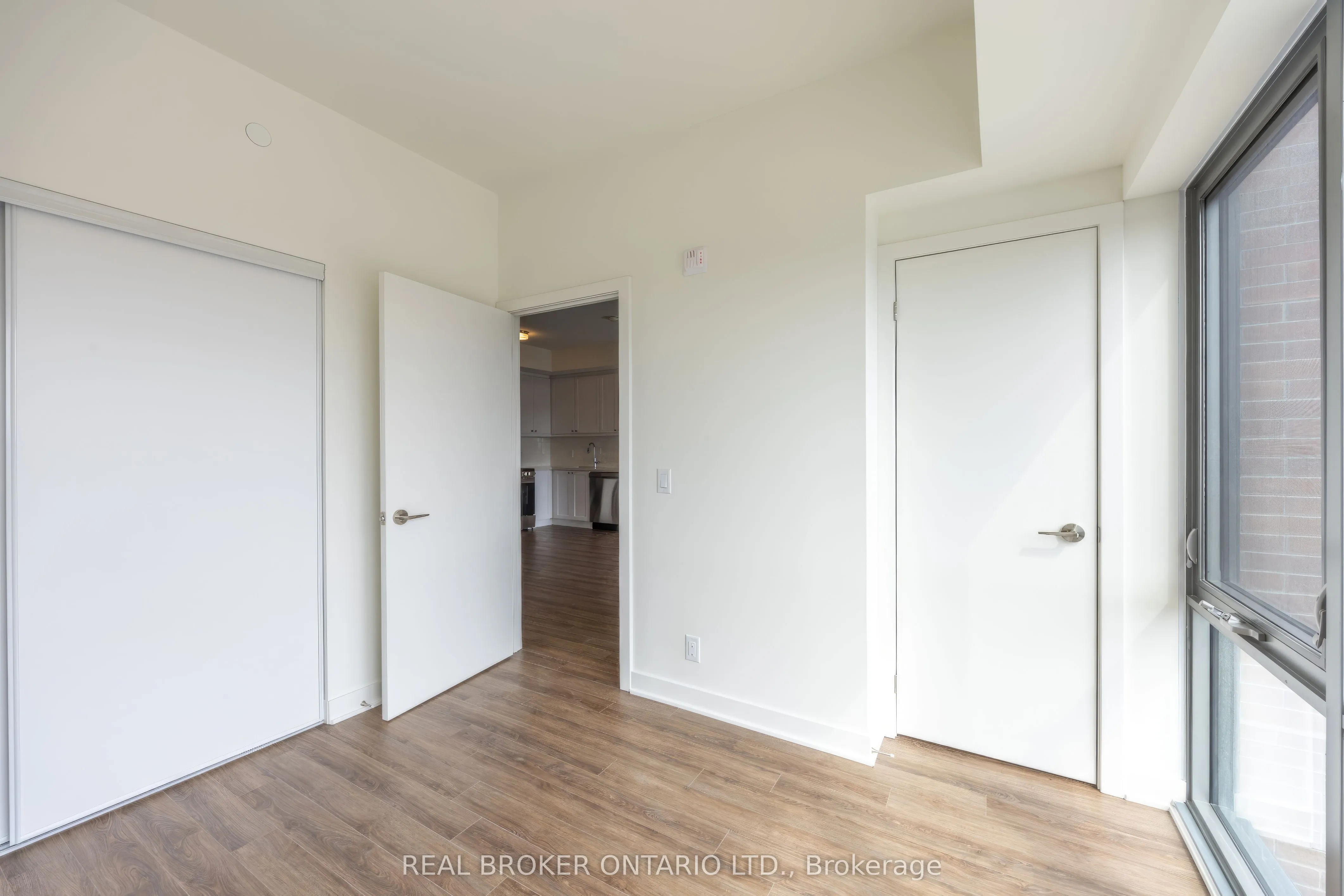 51 Clarington Boulevard #402