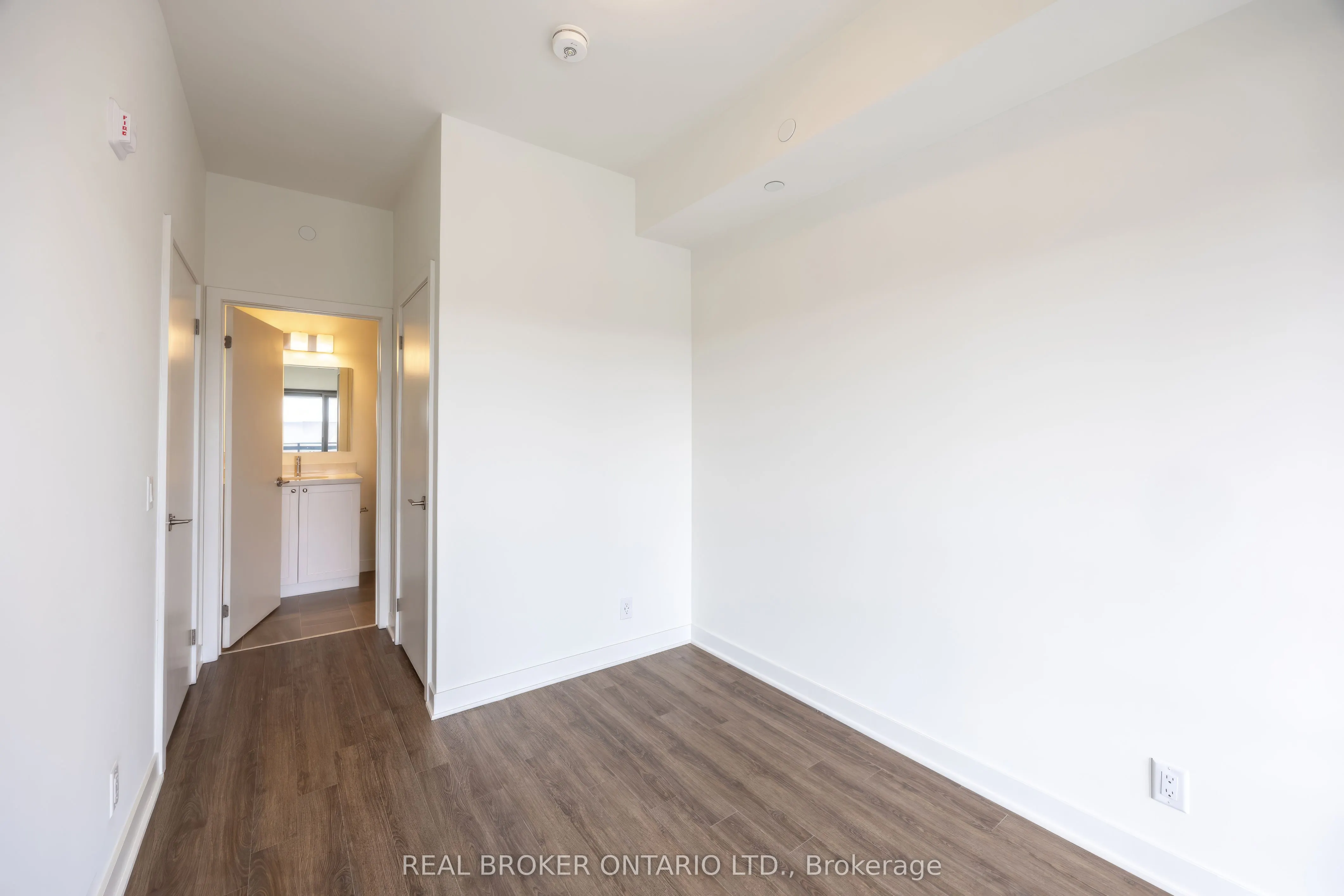 51 Clarington Boulevard #402