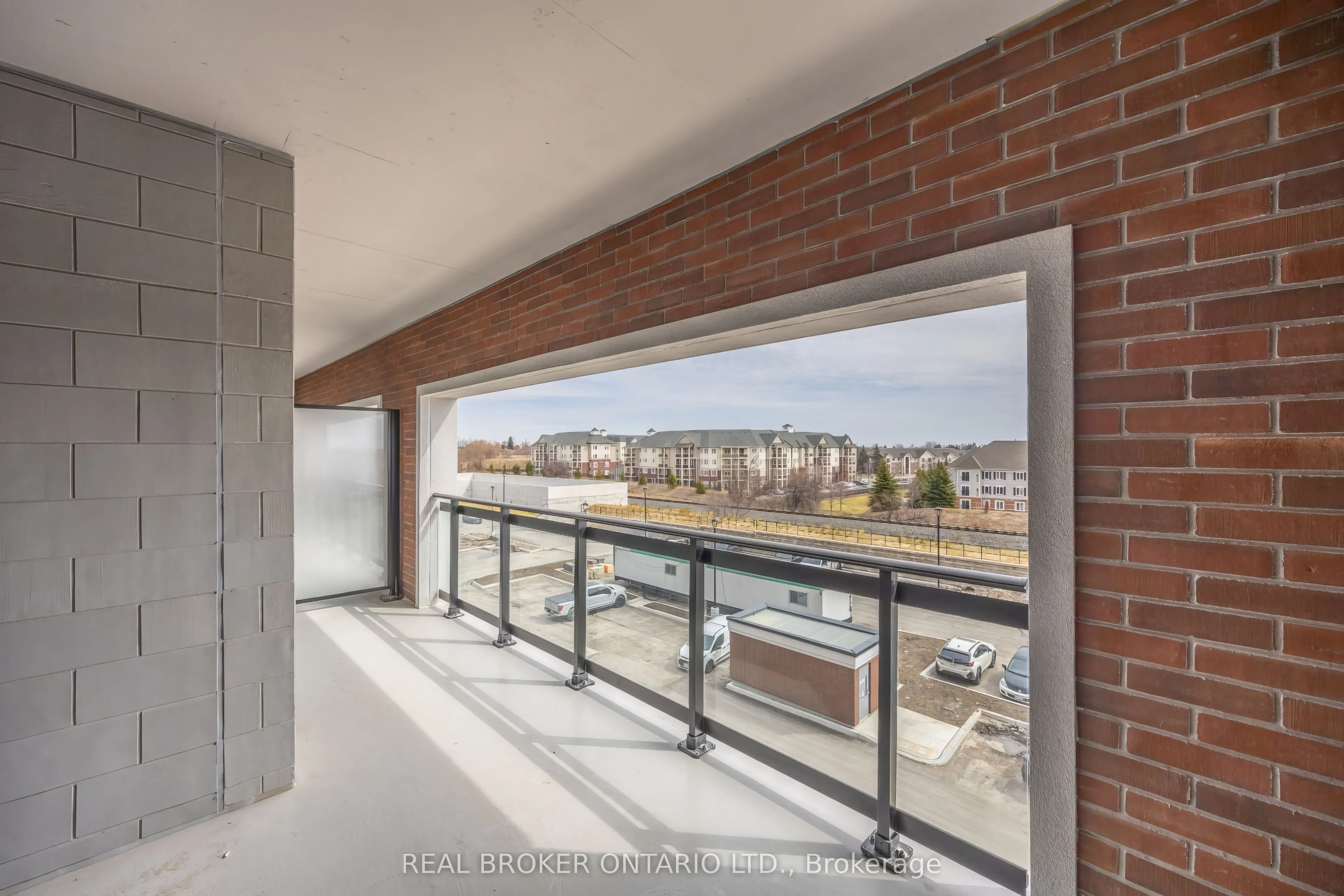 51 Clarington Boulevard #402