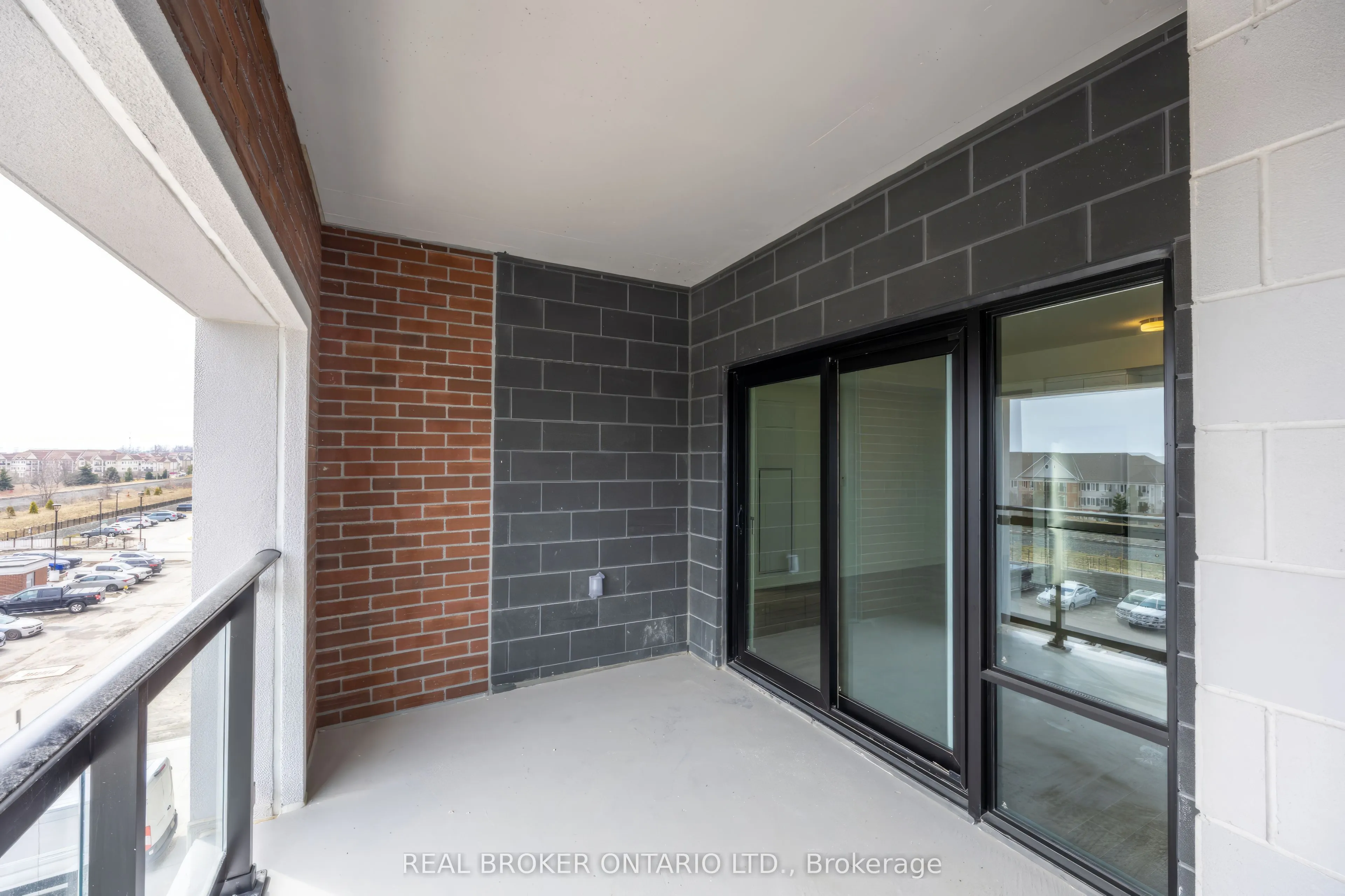 51 Clarington Boulevard #402