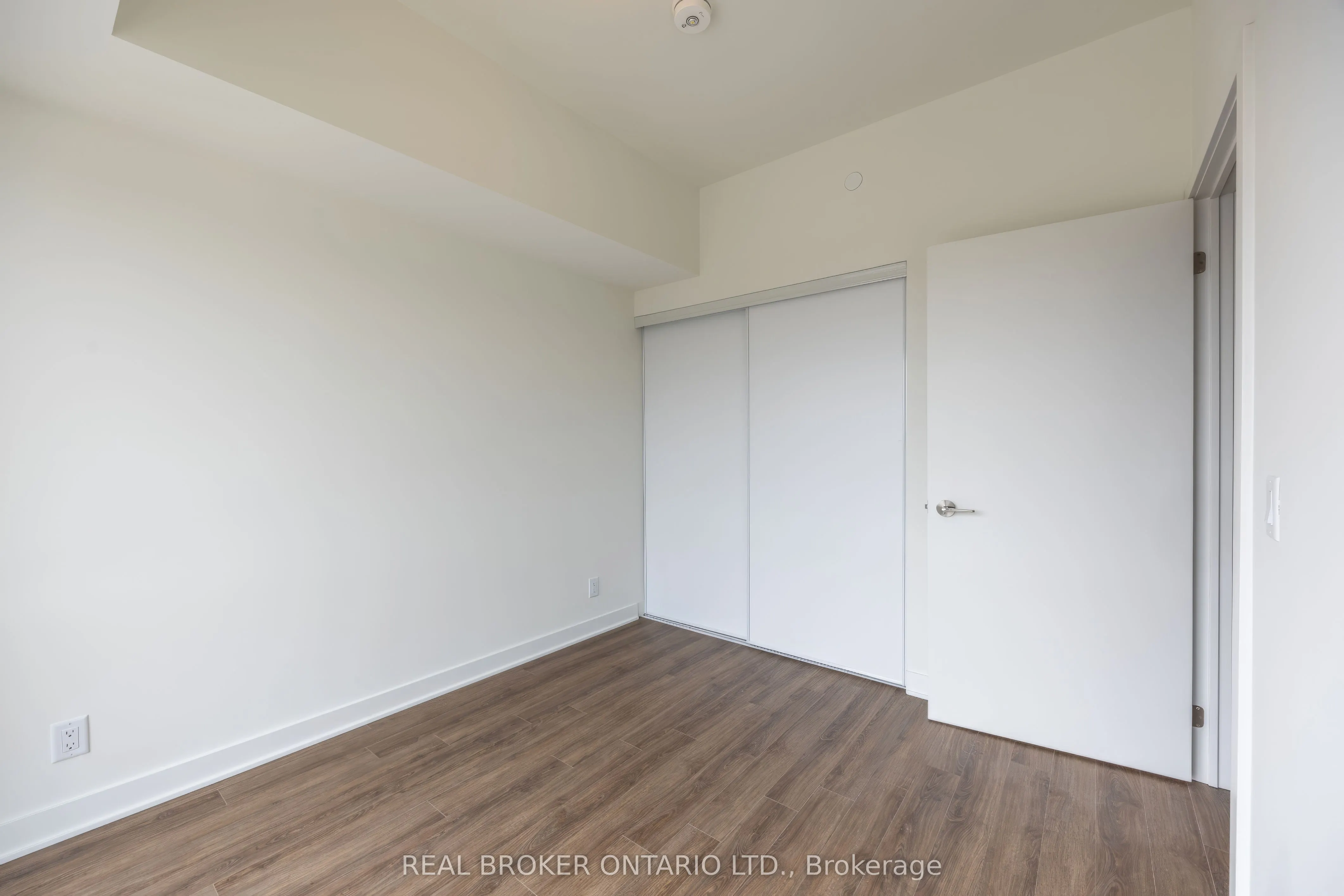 51 Clarington Boulevard #402