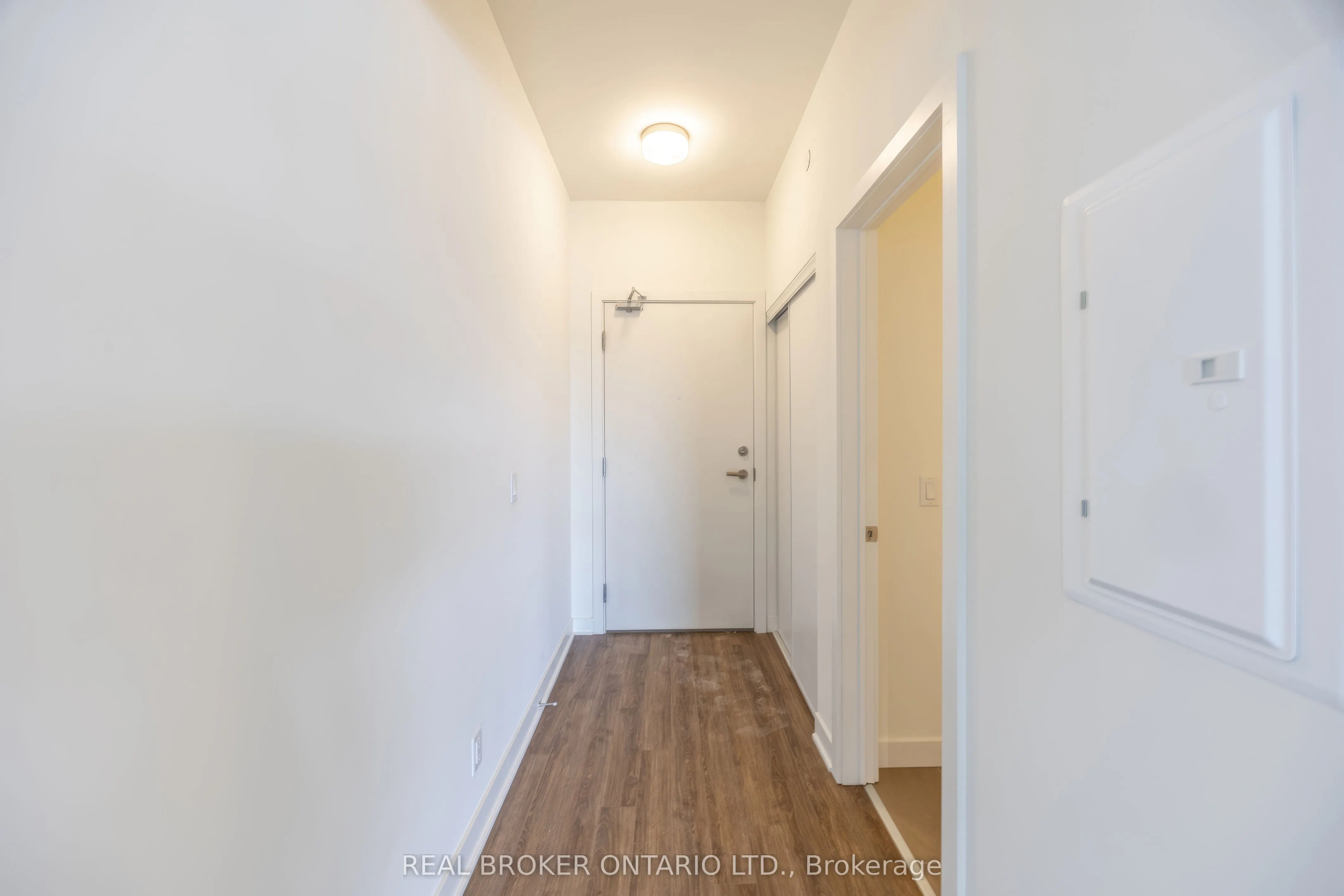 51 Clarington Boulevard #402
