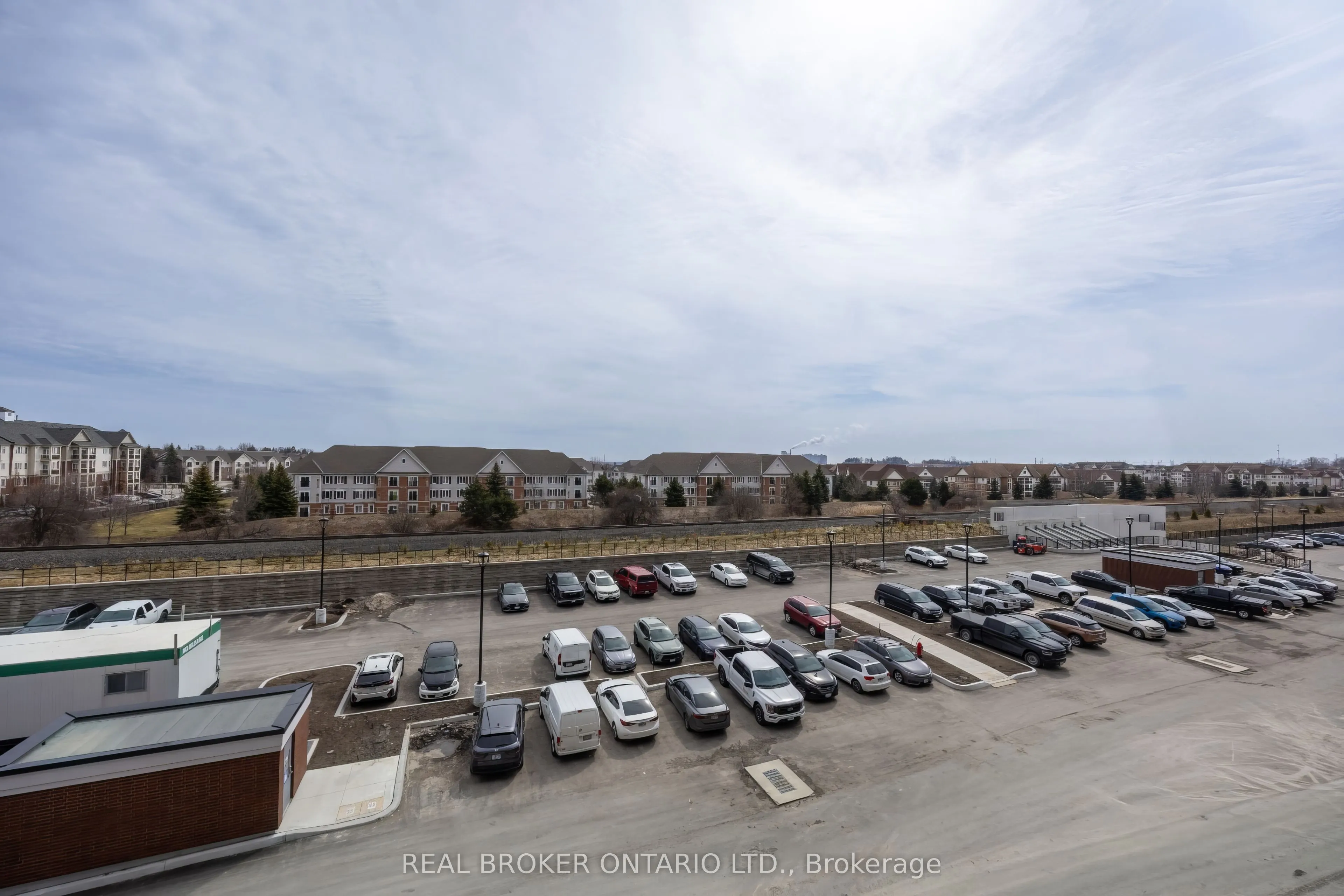 51 Clarington Boulevard #402