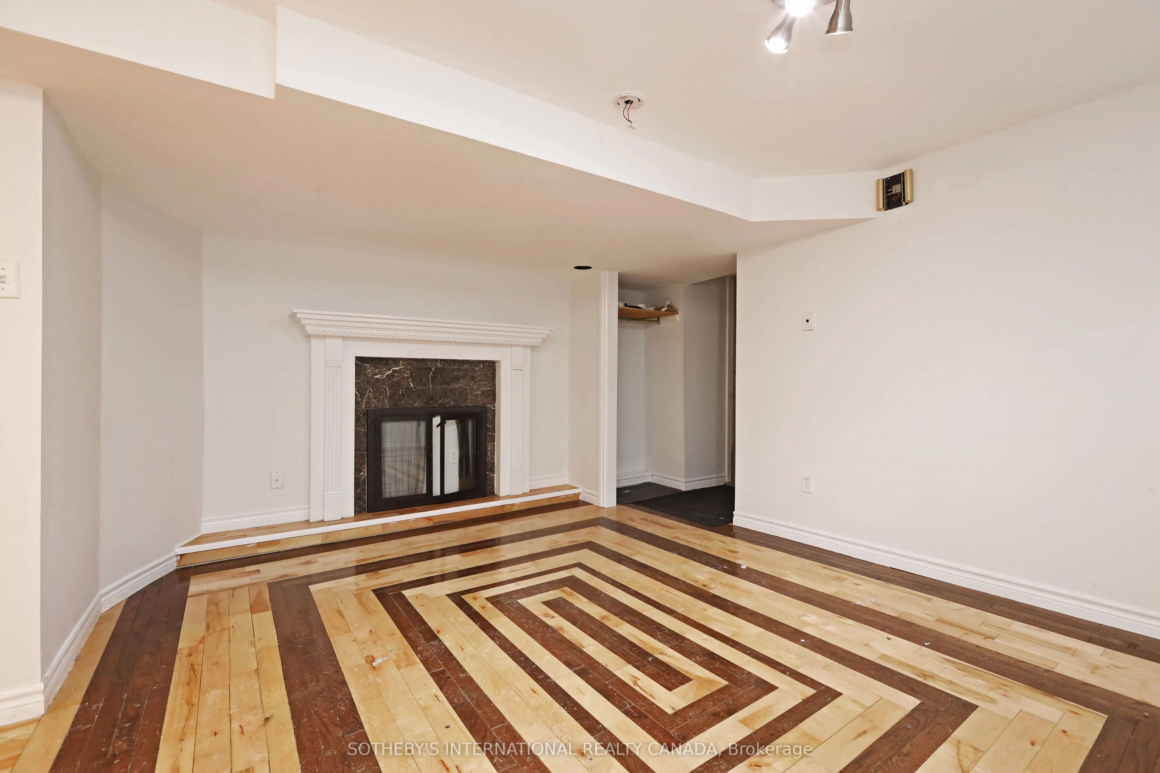212 Glebemount Avenue #Lower