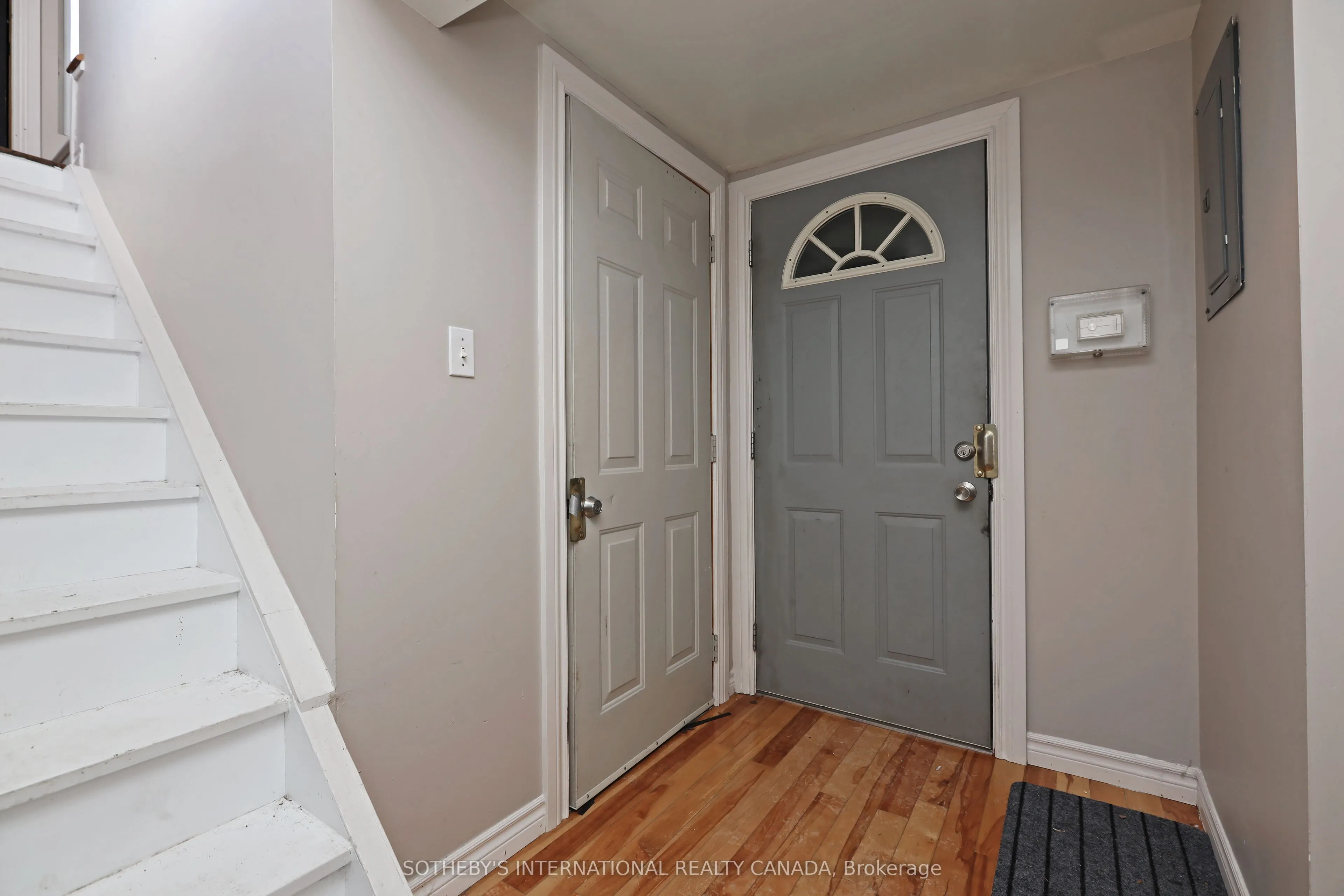212 Glebemount Avenue #Lower