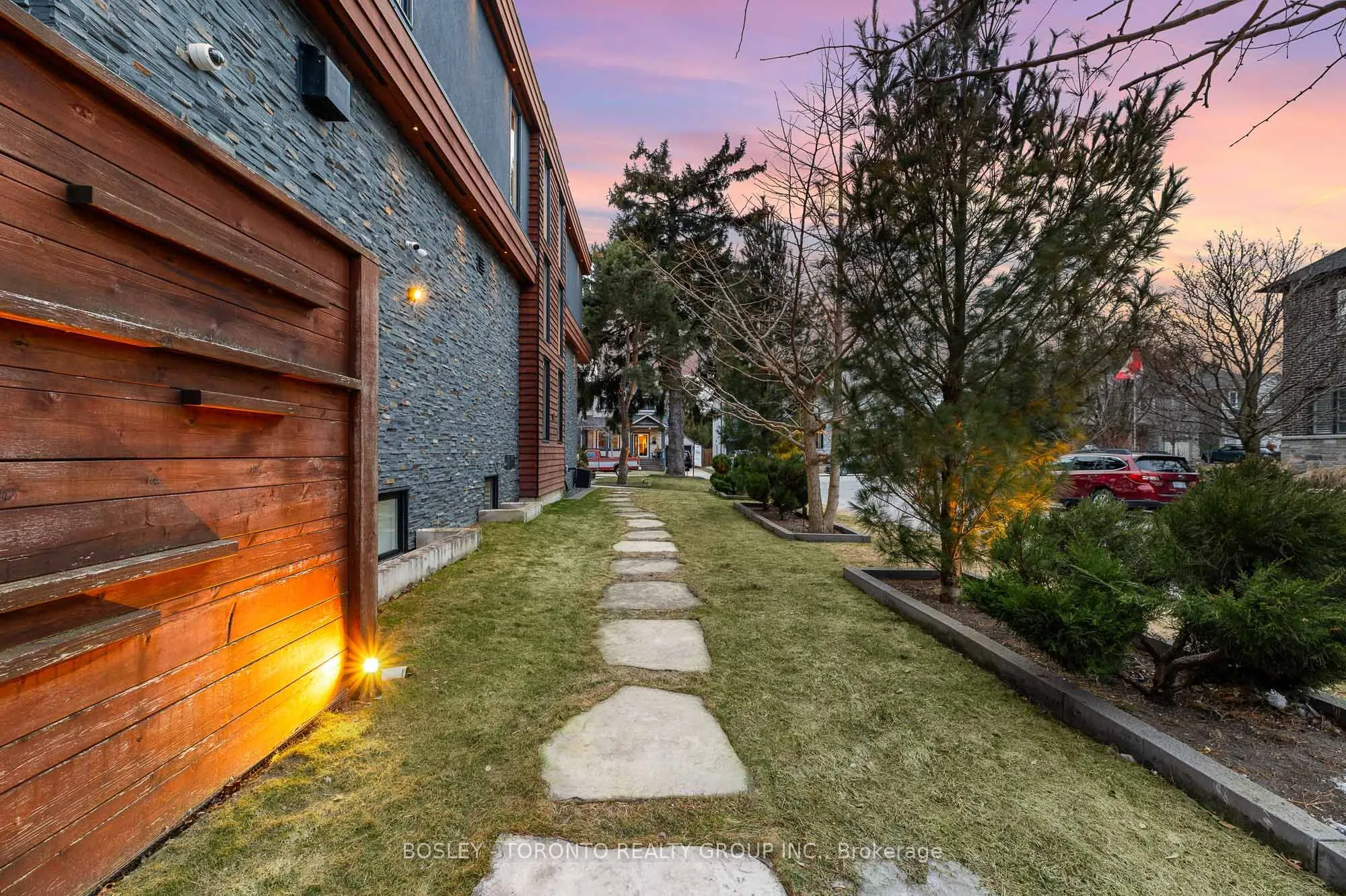 39 Red Deer Avenue
