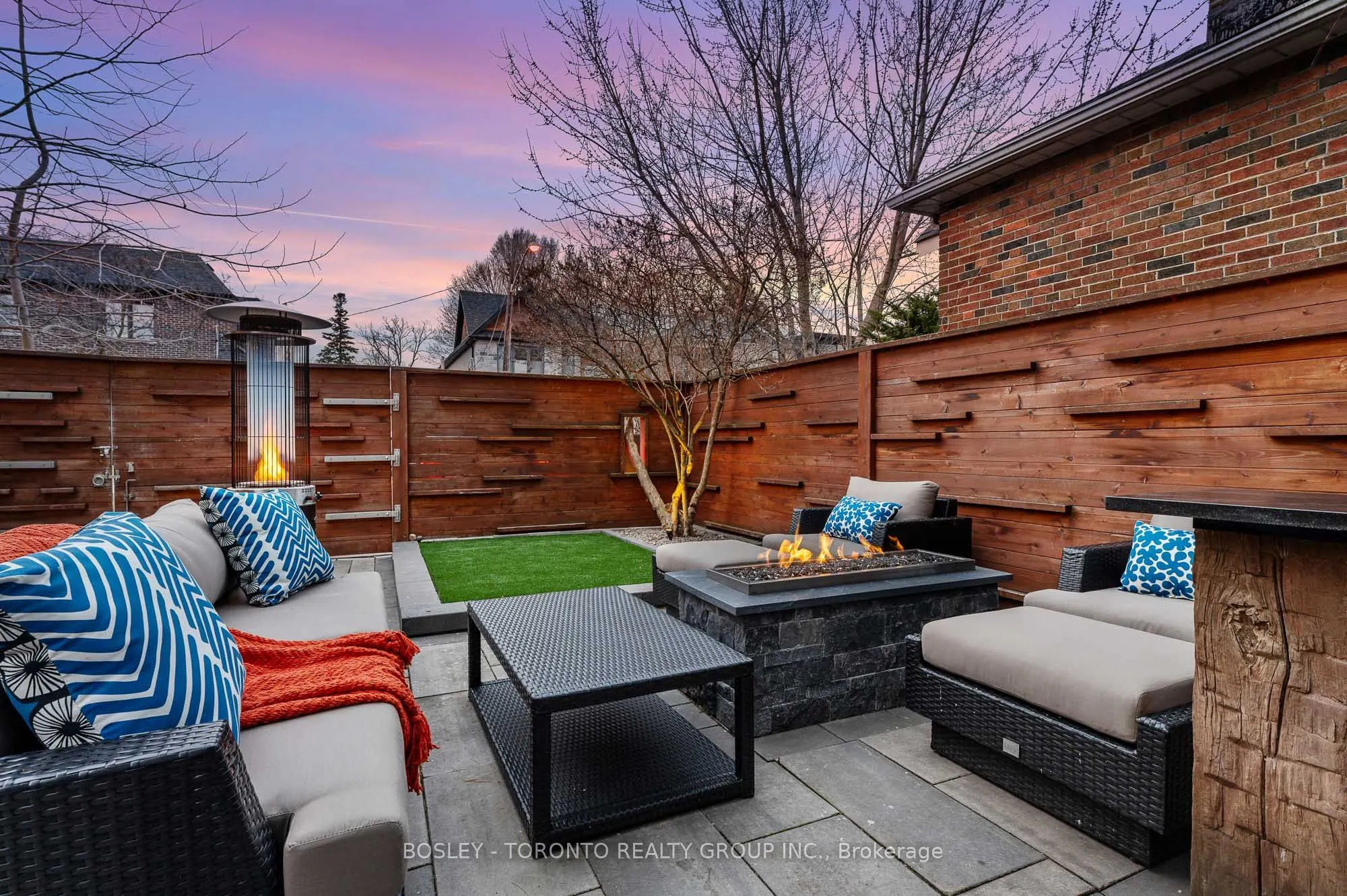 39 Red Deer Avenue
