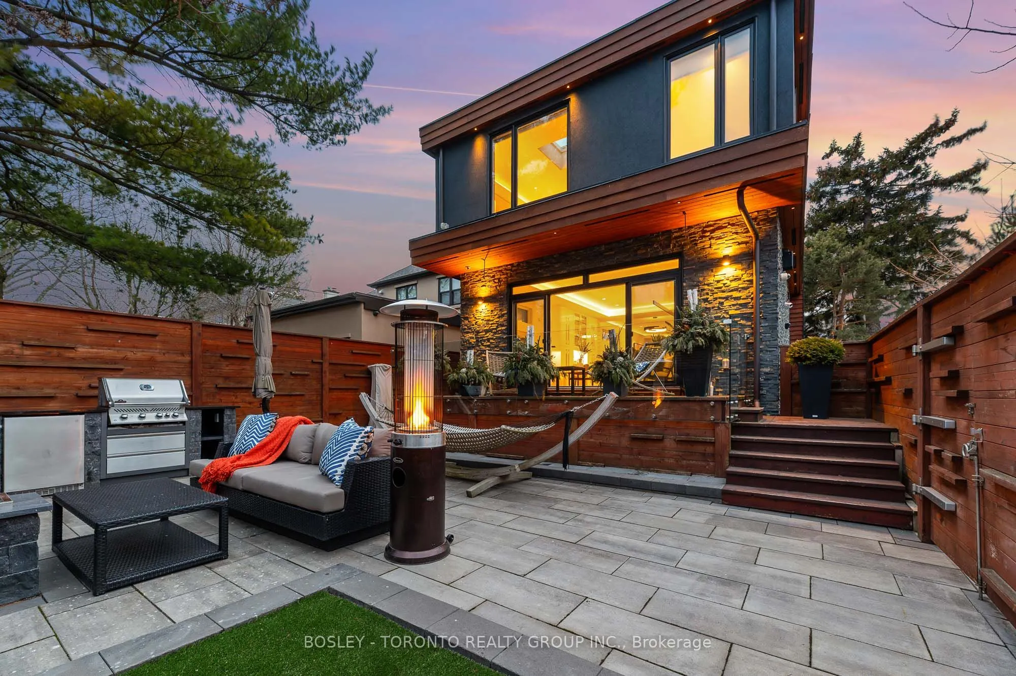 39 Red Deer Avenue