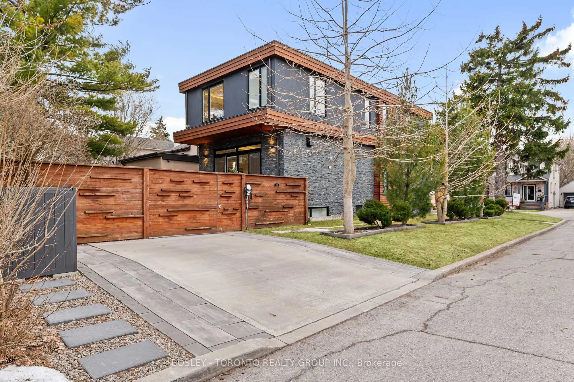39 Red Deer Avenue