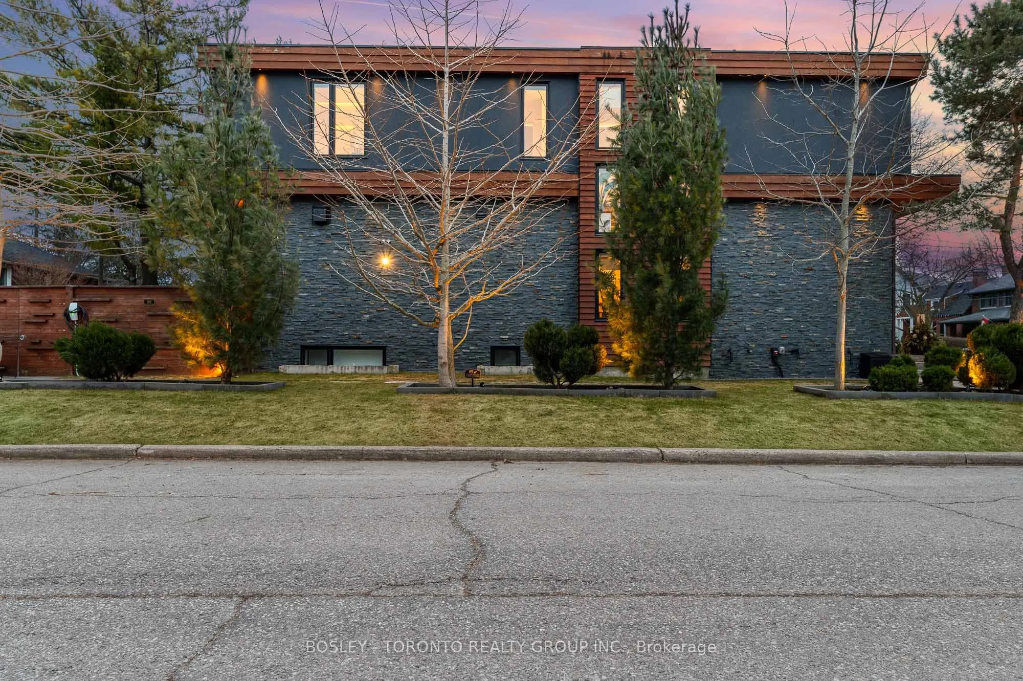 39 Red Deer Avenue