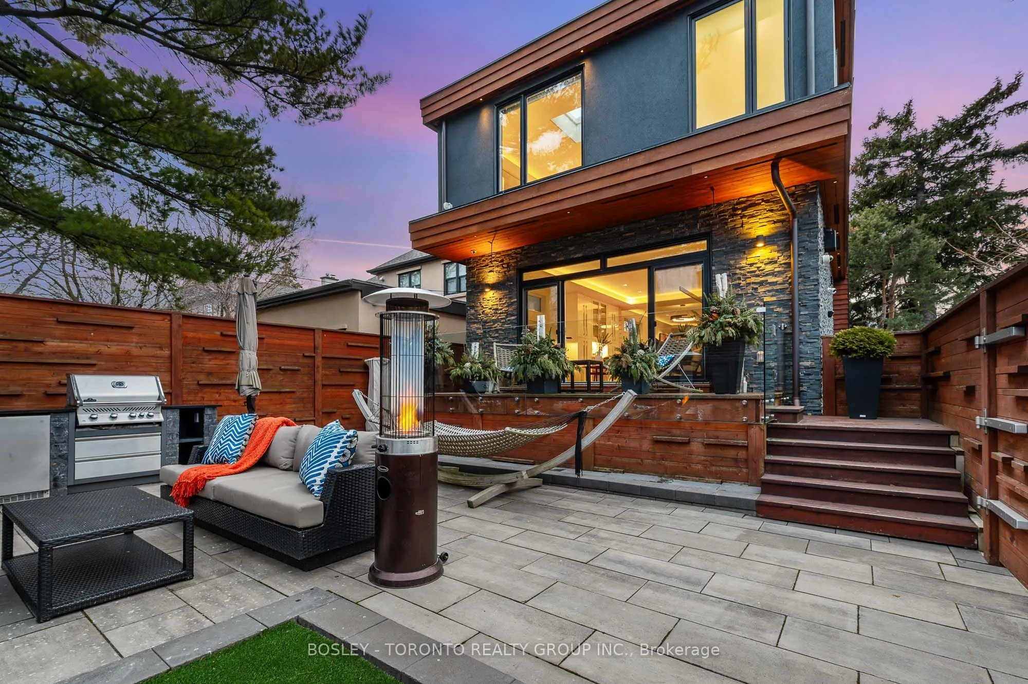 39 Red Deer Avenue