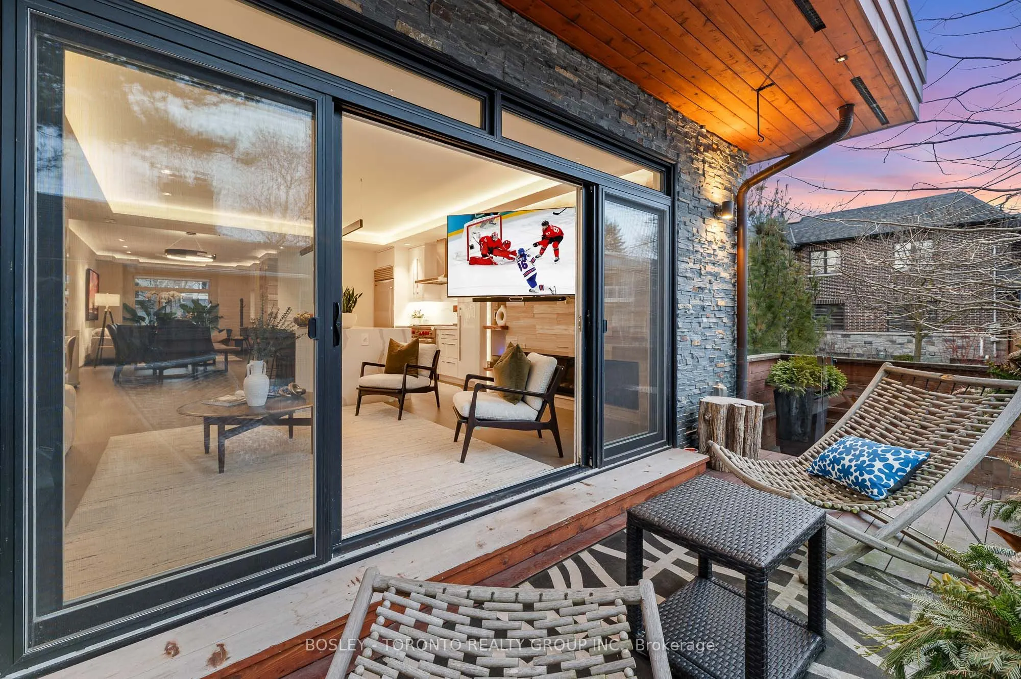 39 Red Deer Avenue