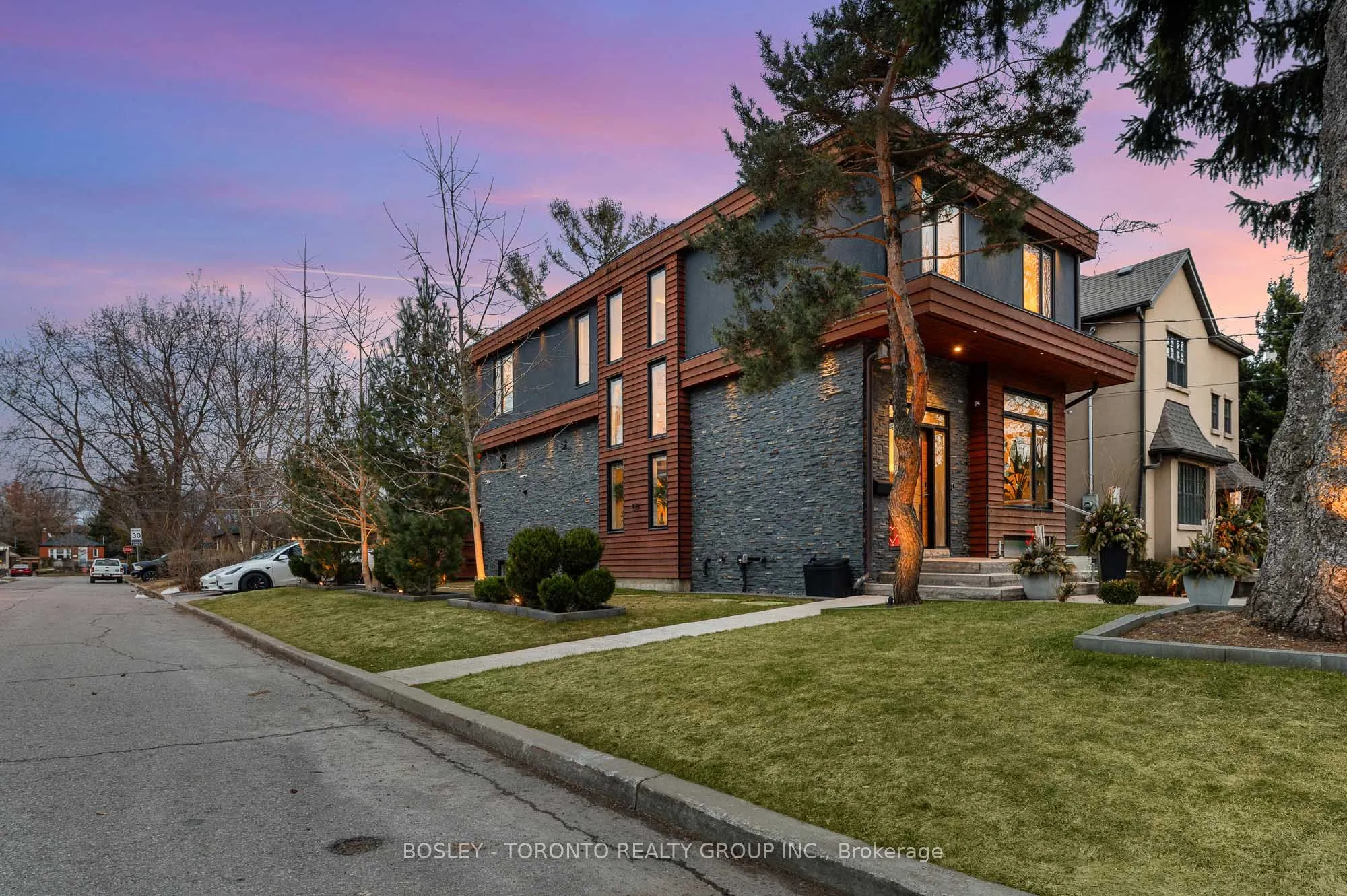39 Red Deer Avenue