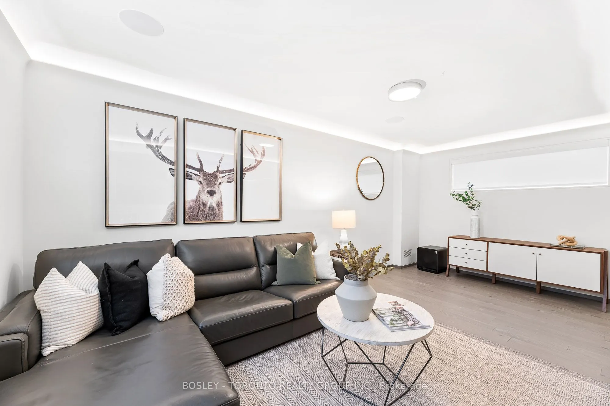 39 Red Deer Avenue